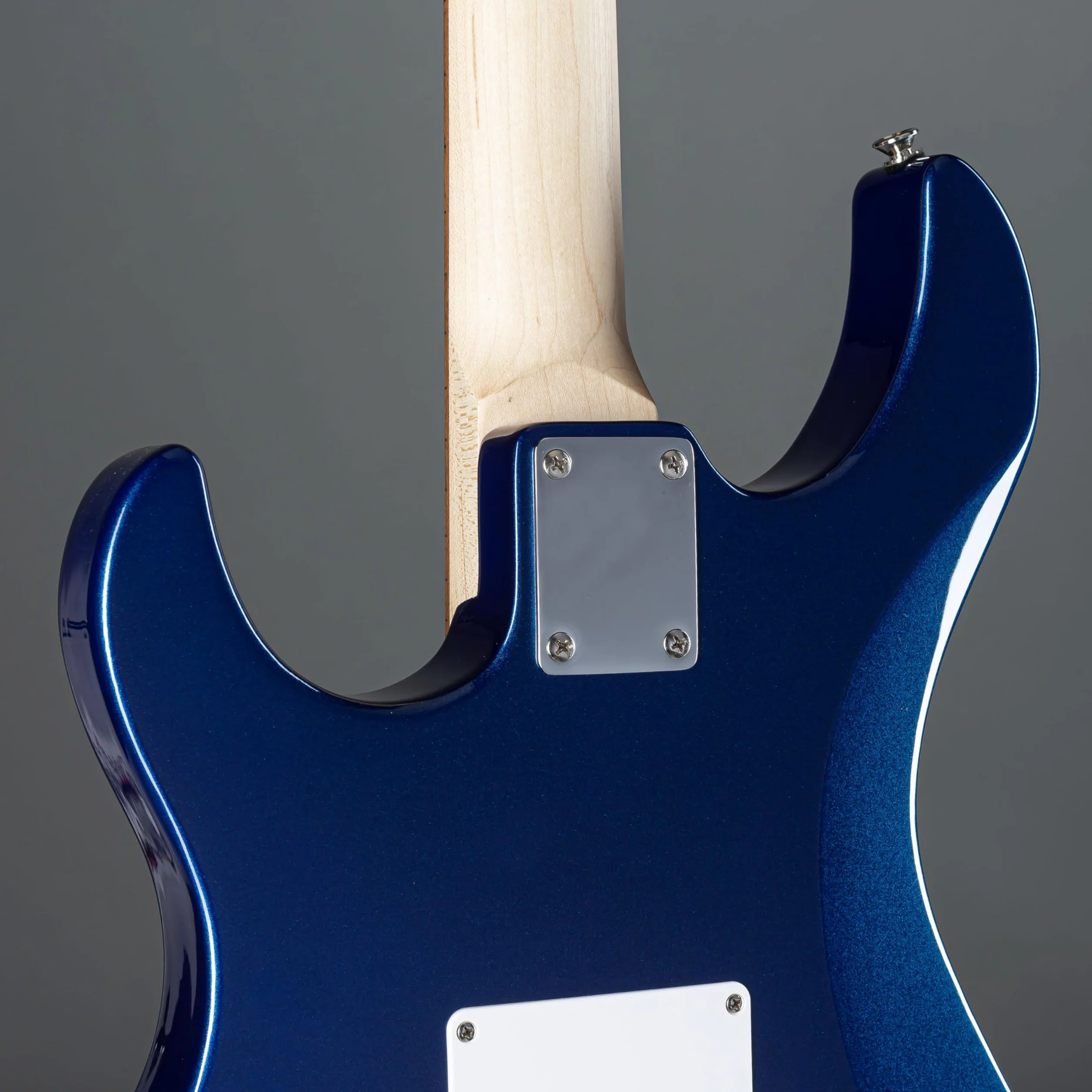 Yamaha Pacifica 012 Guitarra Eléctrica Guitarra 4/4 de madera, 64.77 cm, escala 25.5 pulgadas, 6 cuerdas, selector pastillas de 5 posiciones, Color Azúl Metálico