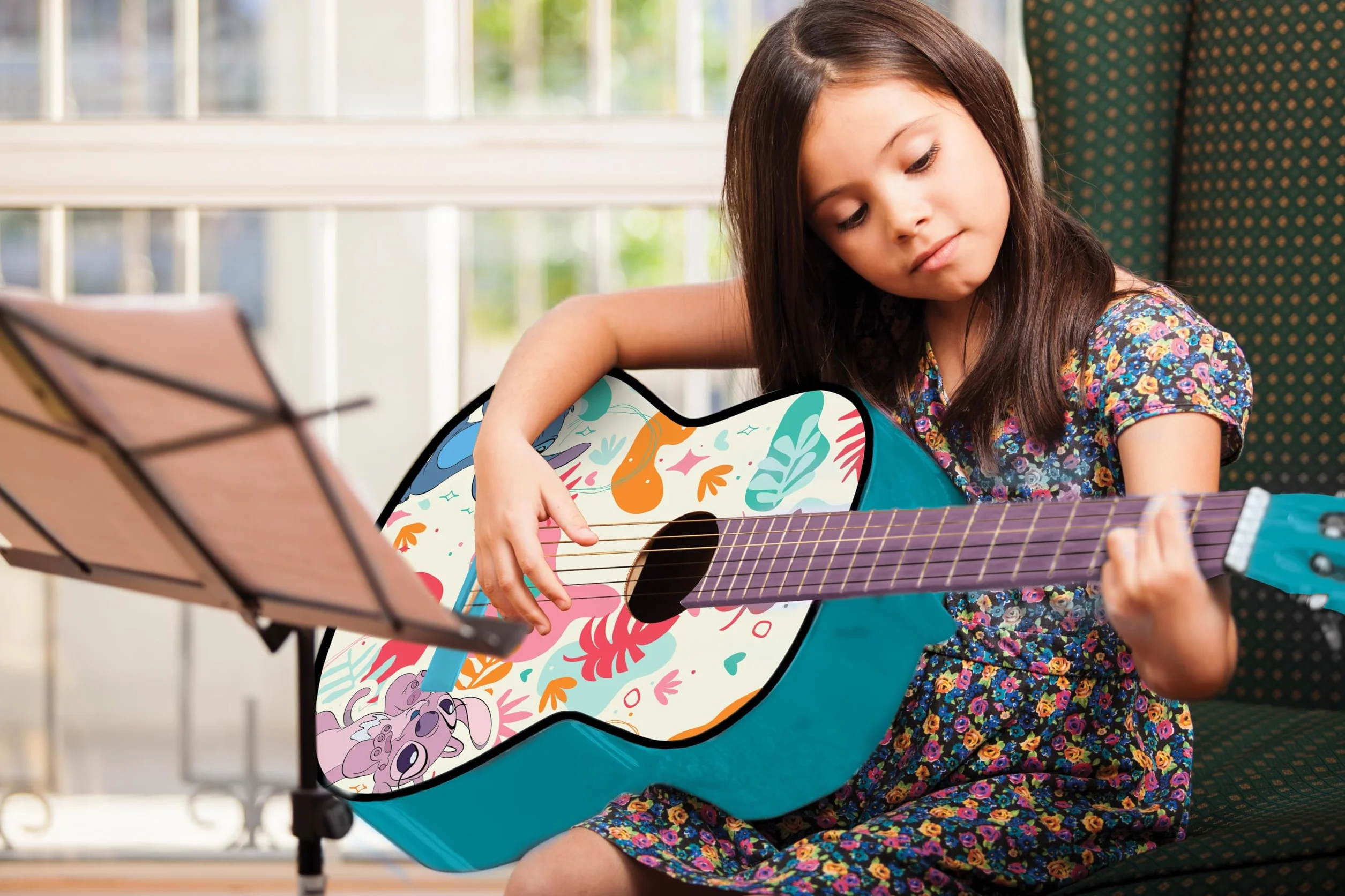 Lexibook, Disney Stitch, Mi Primera Guitarra acústica de Madera, 6 Cuerdas de Nylon, 78 cm (30"), Guía de Aprendizaje, púa y Correa Incluidas, Azul, K2000DLXB