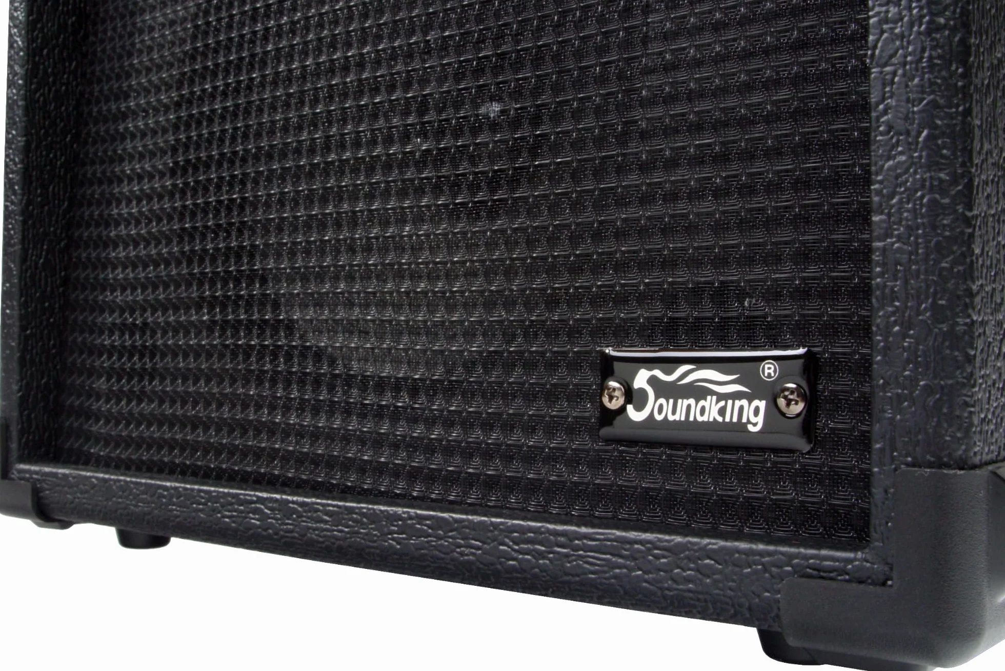Amplificador Bajo Soundking AK20BA 20W RMS - Ecualizador 4 Bandas, Altavoz 8", Salida Auriculares, conexión Pedal, Combo Ideal para Principiantes con Esquinas Protectoras Extra Resistentes.