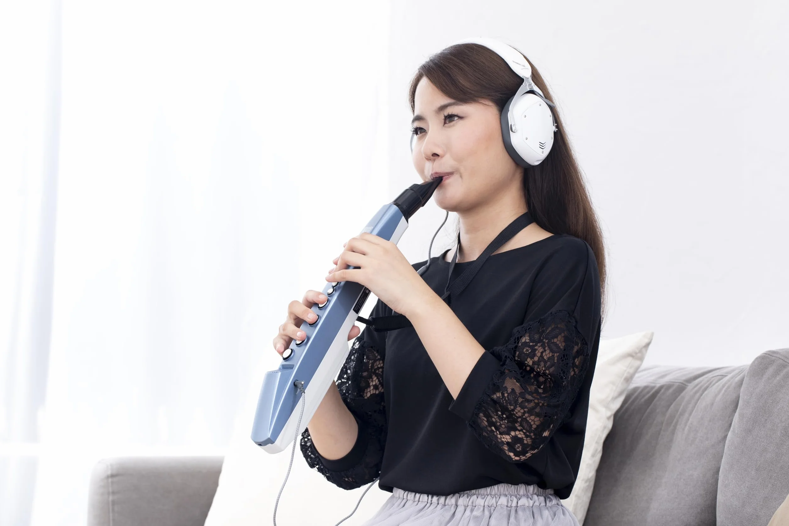 Roland AE-01 Aerophone mini | Instrumento de viento digital compacto | Fácil de aprender | 6 fantásticos sonidos incorporados | Altavoz integrado | Conectividad con auriculares