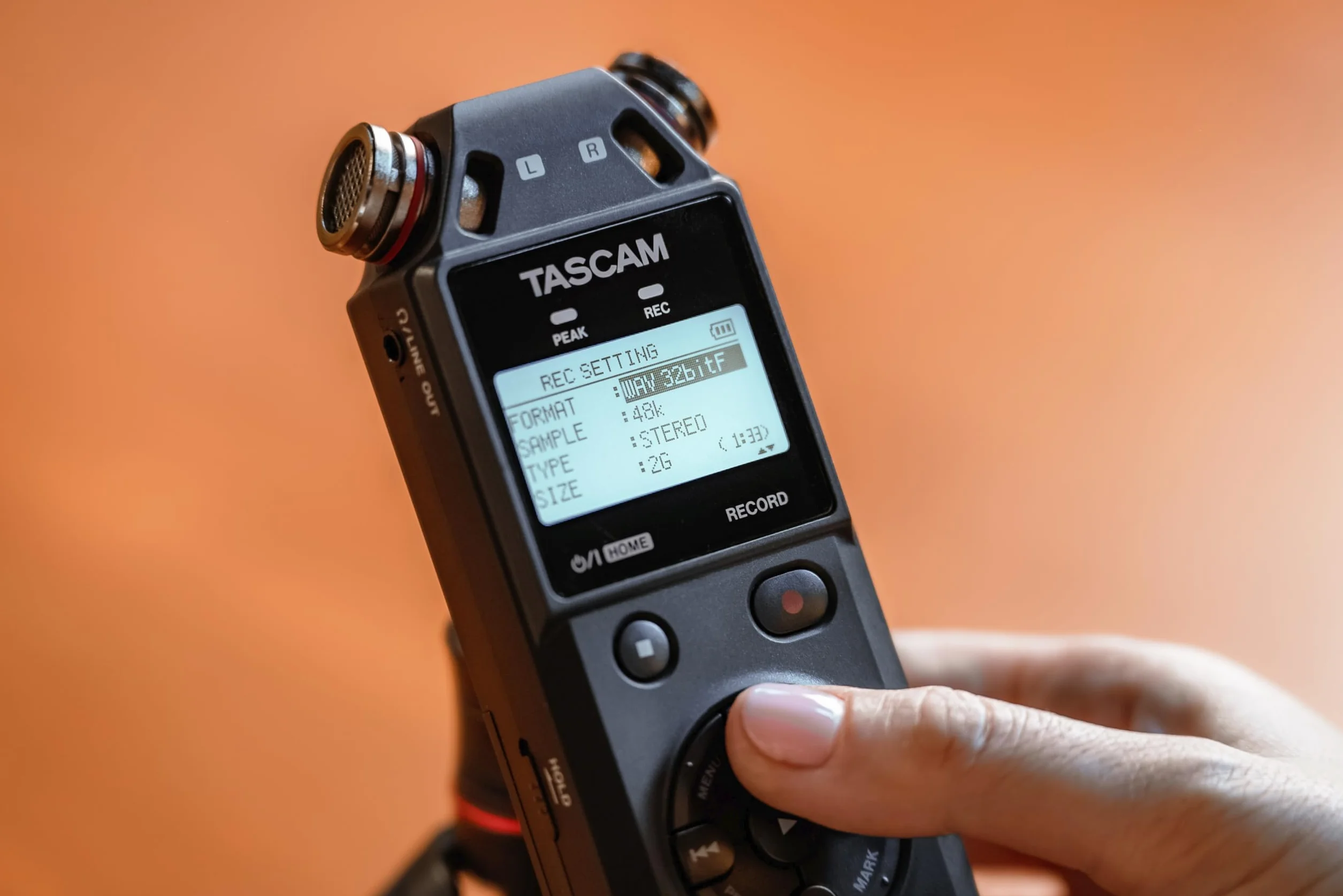 Tascam DR-05XP - Grabadora portátil de Mano Flotante de 2 Canales de 32 bits con Interfaz de Audio USB-C
