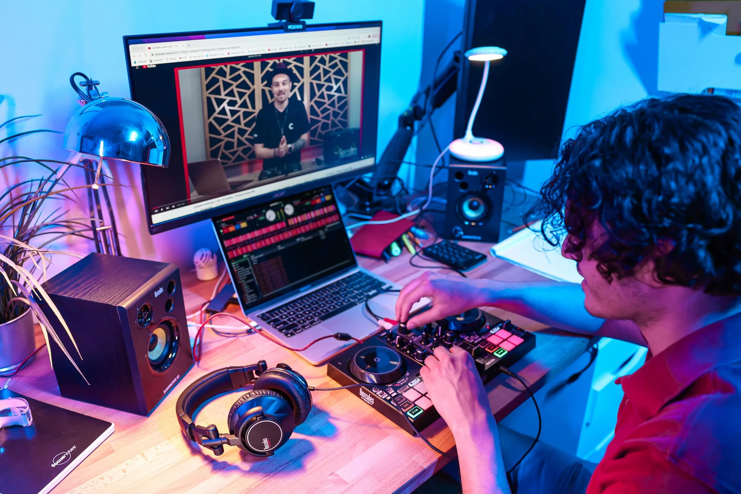 Hercules DJLearning Kit MK2 — Kit Todo en Uno para Aprender a Mezclar — Software y Tutoriales Incluidos