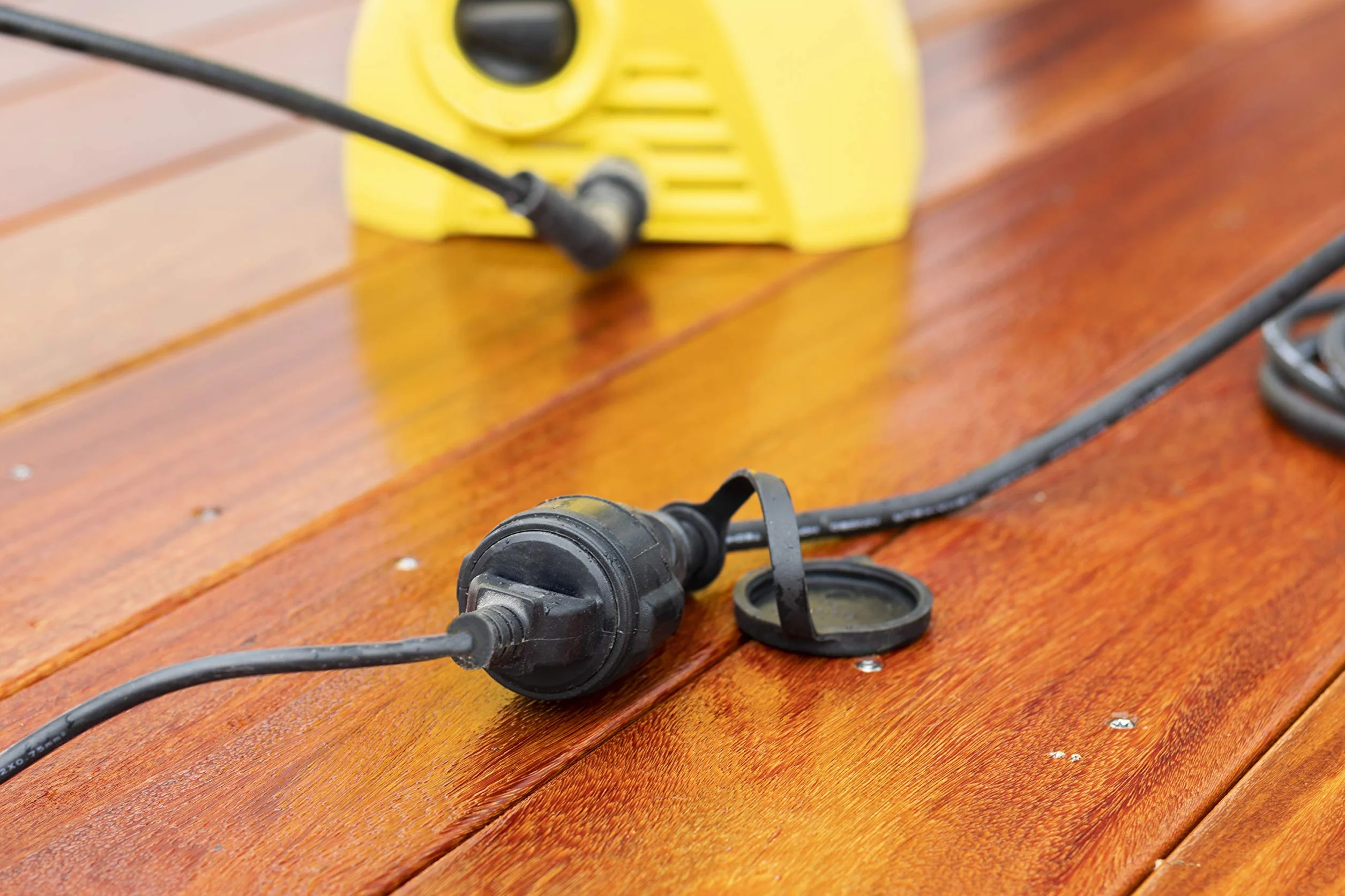 Alargador de cables Meister 25 m negro