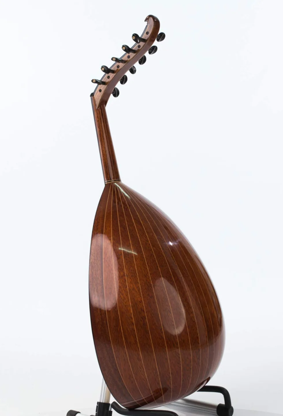 Oud arabo hecha de madera de caoba con funda suave y cuerdas Kurschner instaladas