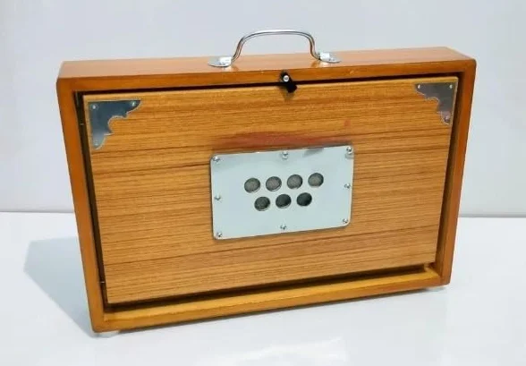 Shruti Box 15x10x3 Pulgadas, Madera Teca y Ply, 440Hz & 432Hz Sur Pete Con Pádel