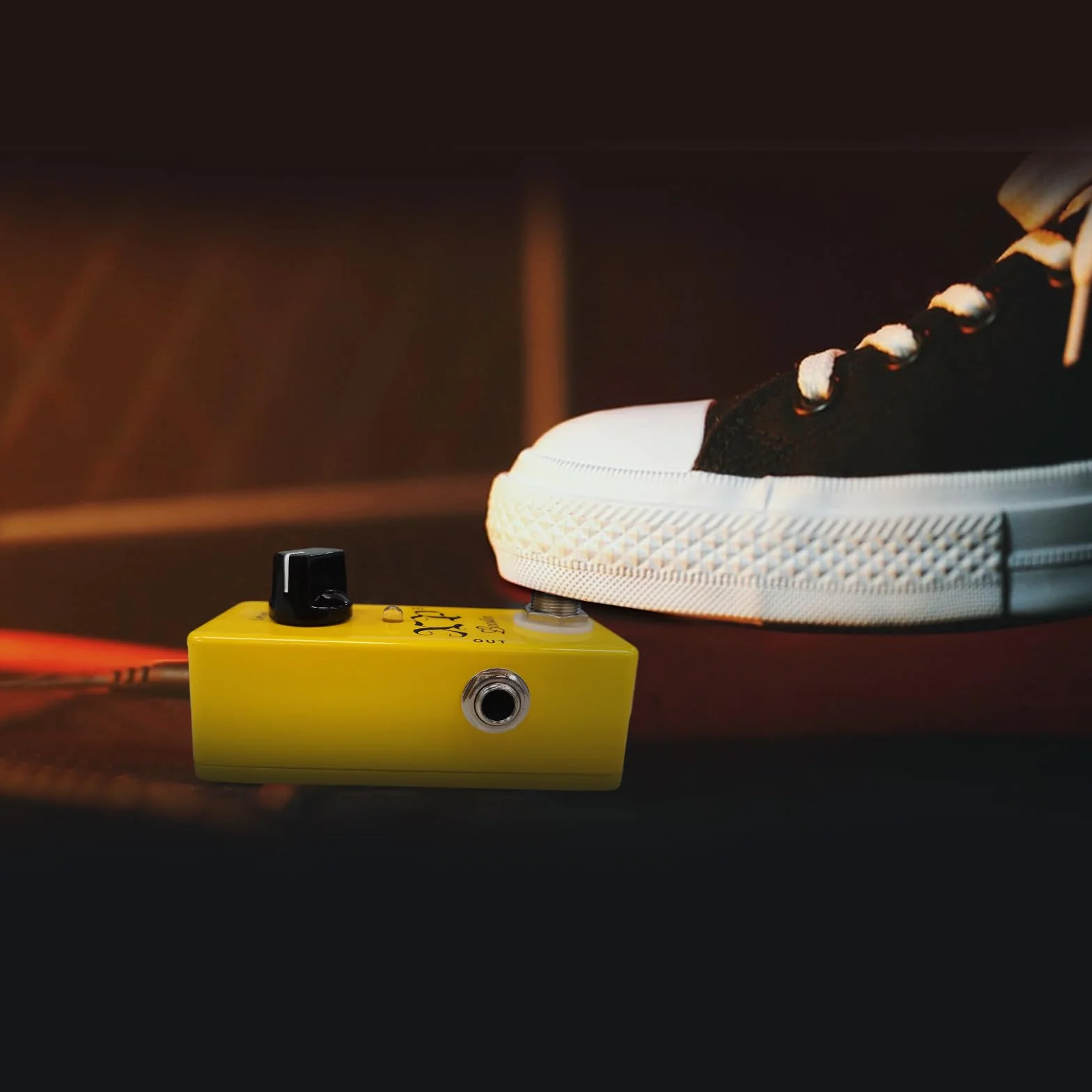 Btuty pedal de guitarra reducción de ruido de guitarra Pedal de efectos de guitarra eléctrica Interfaz de entrada/salida Mini efecto de reducción de ruido de guitarra