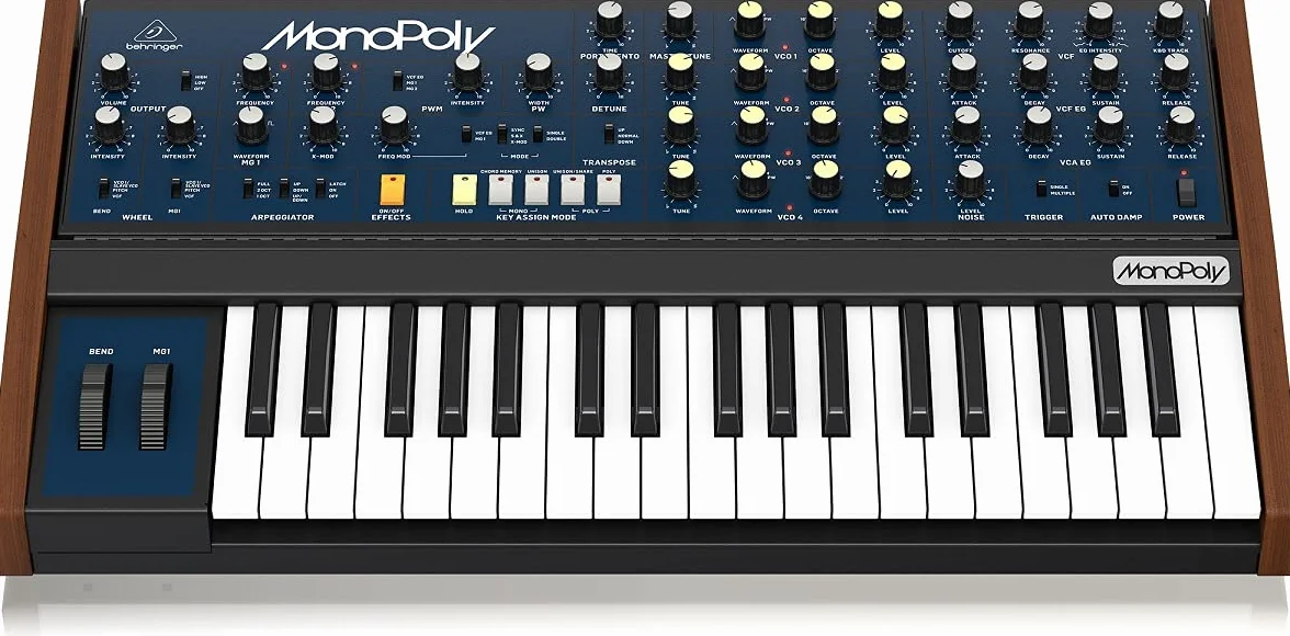 Behringer MONOPOLY Sintetizador polifónico analógico de 4 voces con 37 teclas de tamaño completo, 4 VCO, VCF, 2 LFO, 2 envolventes, sincronización y modulación cruzada y arpegiador