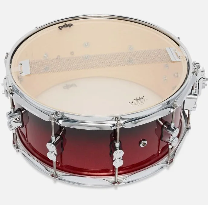 Pacific Drums Concept Maple Snare Drum, caja de arce, 14" x 6,5", Red to Black Fade Lacquer