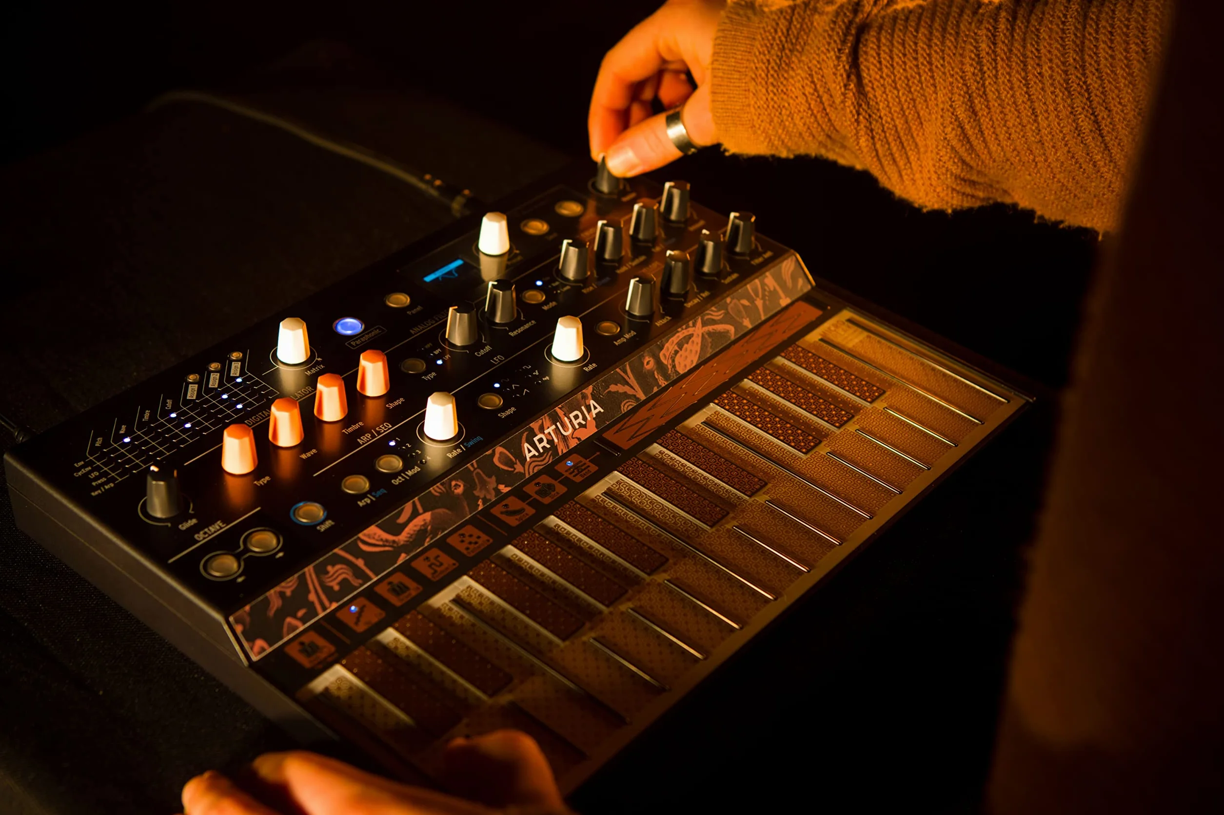 Arturia - MicroFreak Teclado Sintetizado - Sintetizador Híbrido de 25 Teclas con Teclado PCB, Osciladores de Tabla de Ondas y Digitales, Filtros
