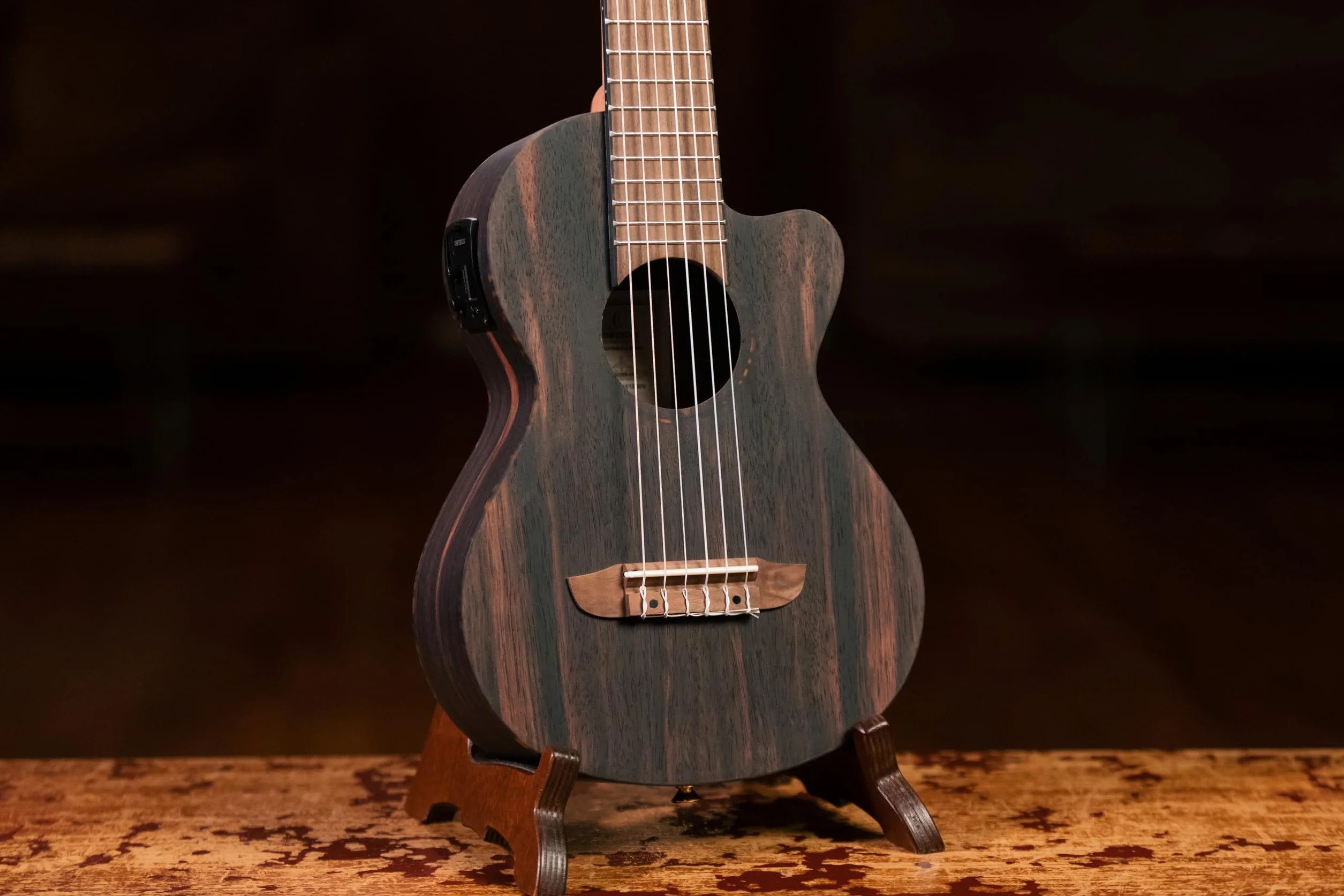 Ortega Guitars Travel Guitar electroacústica - Mini/Travel Series - Guitarlele 6 cuerdas - Ébano, caoba (RGL5EB-CE)