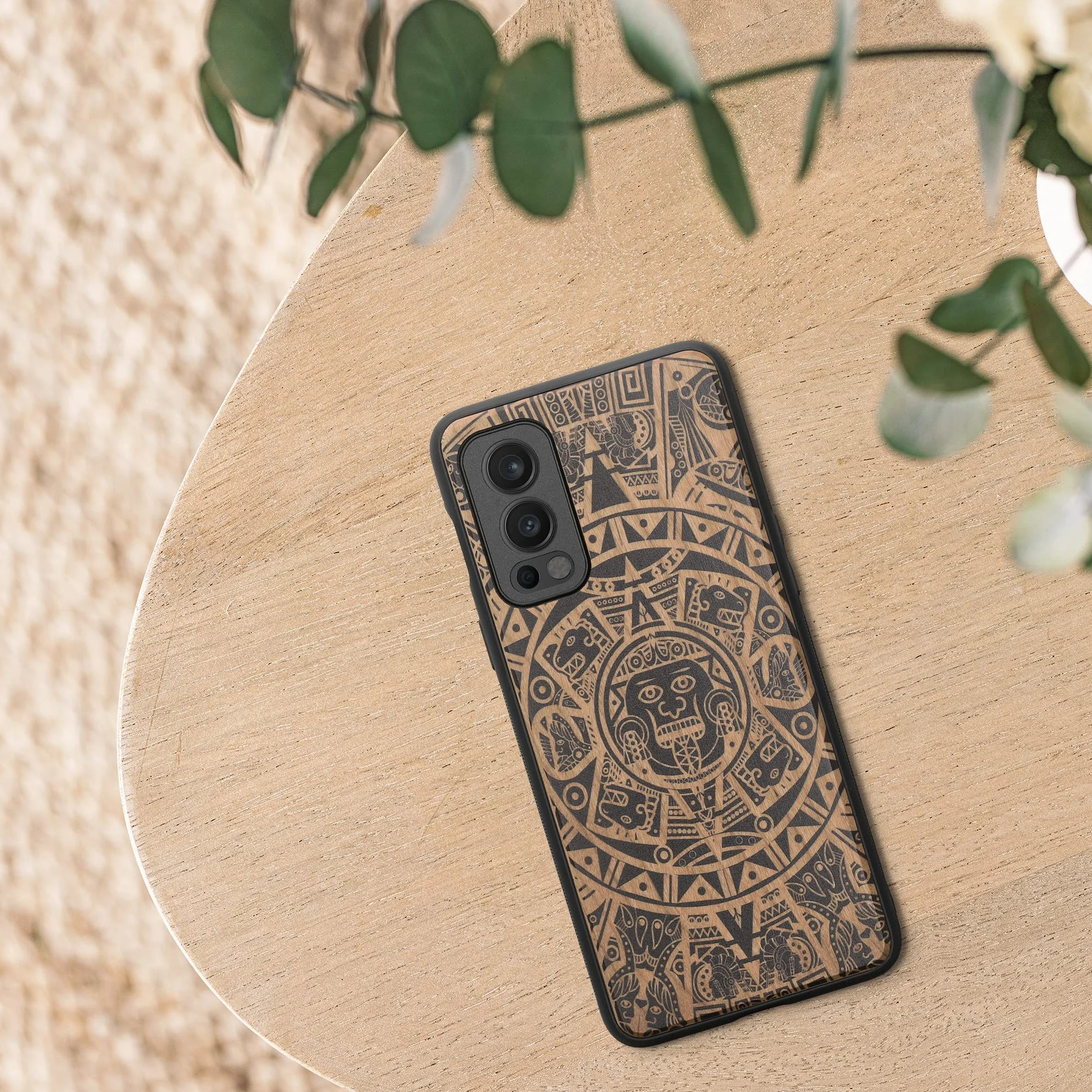 kwmobile Carcasa OnePlus Nord 2 5G Funda de Madera con Bumper Antigolpes Calendario Azteca
