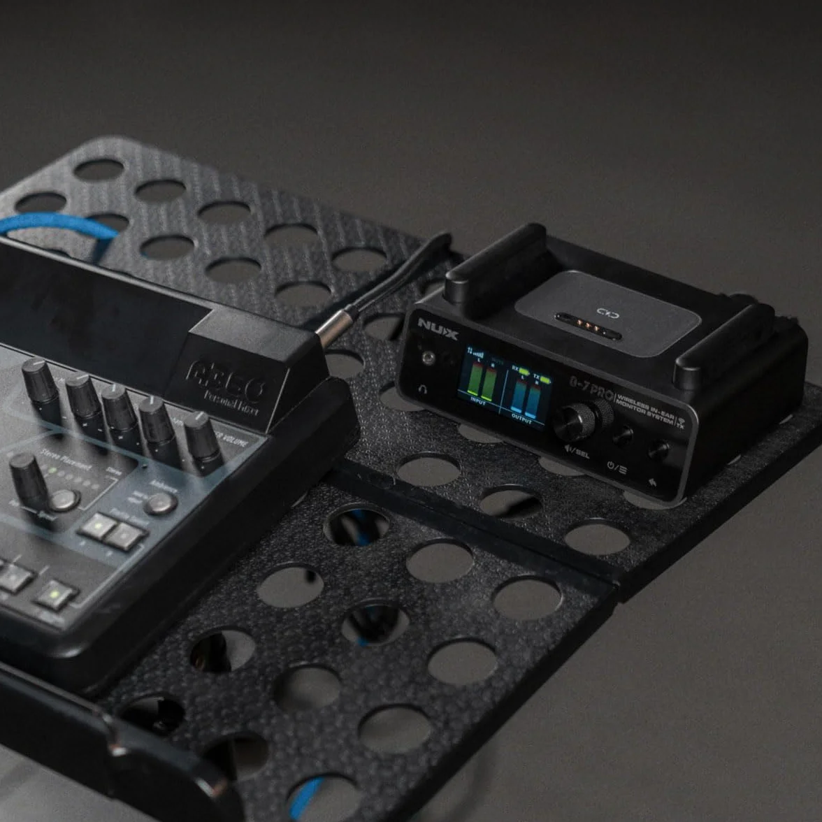 NUX B-7 Pro - Sistema de monitor intraural inalámbrico estéreo, audio estéreo de 24 bits y 48 kHz, sin interferencias de 2,4 GHz, configuración automática