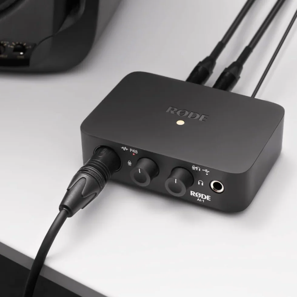 RØDE AI-1 Interfaz de Audio de Un Canal, Para Podcasting, Streaming en Directo y Grabación Musical, Preamplificador de Estudio, Amplificador de Auriculares