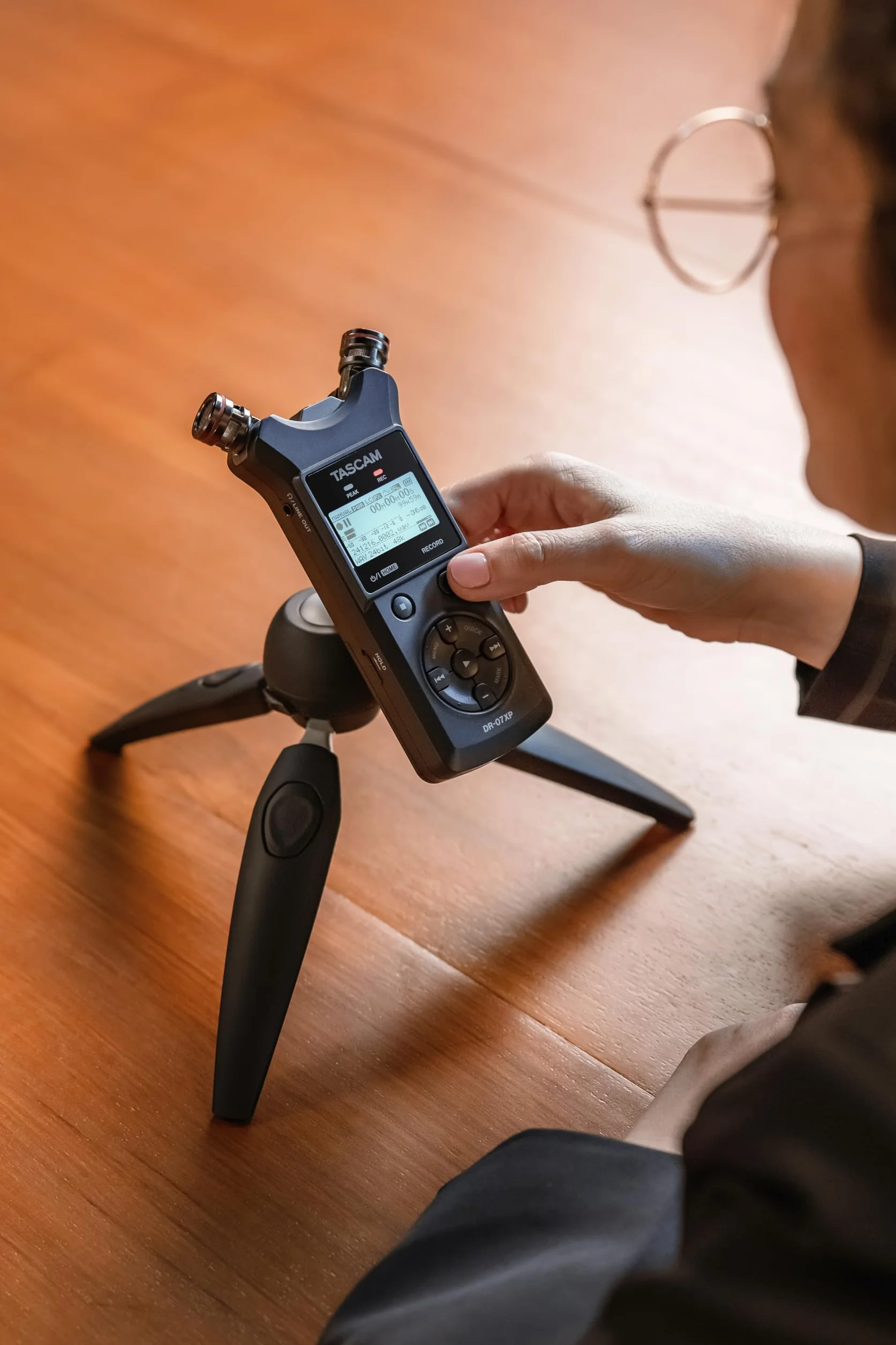 Tascam DR-07XP - Grabadora portátil de Mano Flotante de 2 Canales de 32 bits con micrófonos Ajustables e Interfaz de Audio USB-C