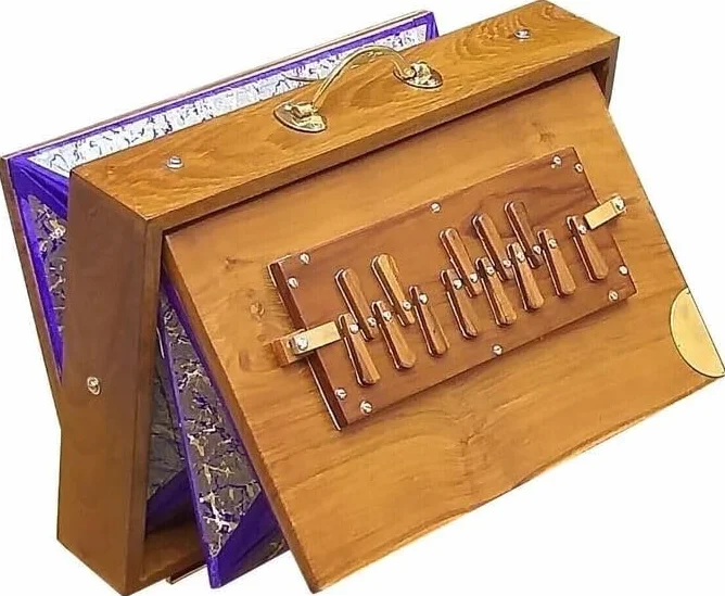 Shruti Box Musical Instrument, Teak Wood Swar Peti, Shruti Box for Yoga, Chant (440 Hz, Size: 15" X 10" X 3")