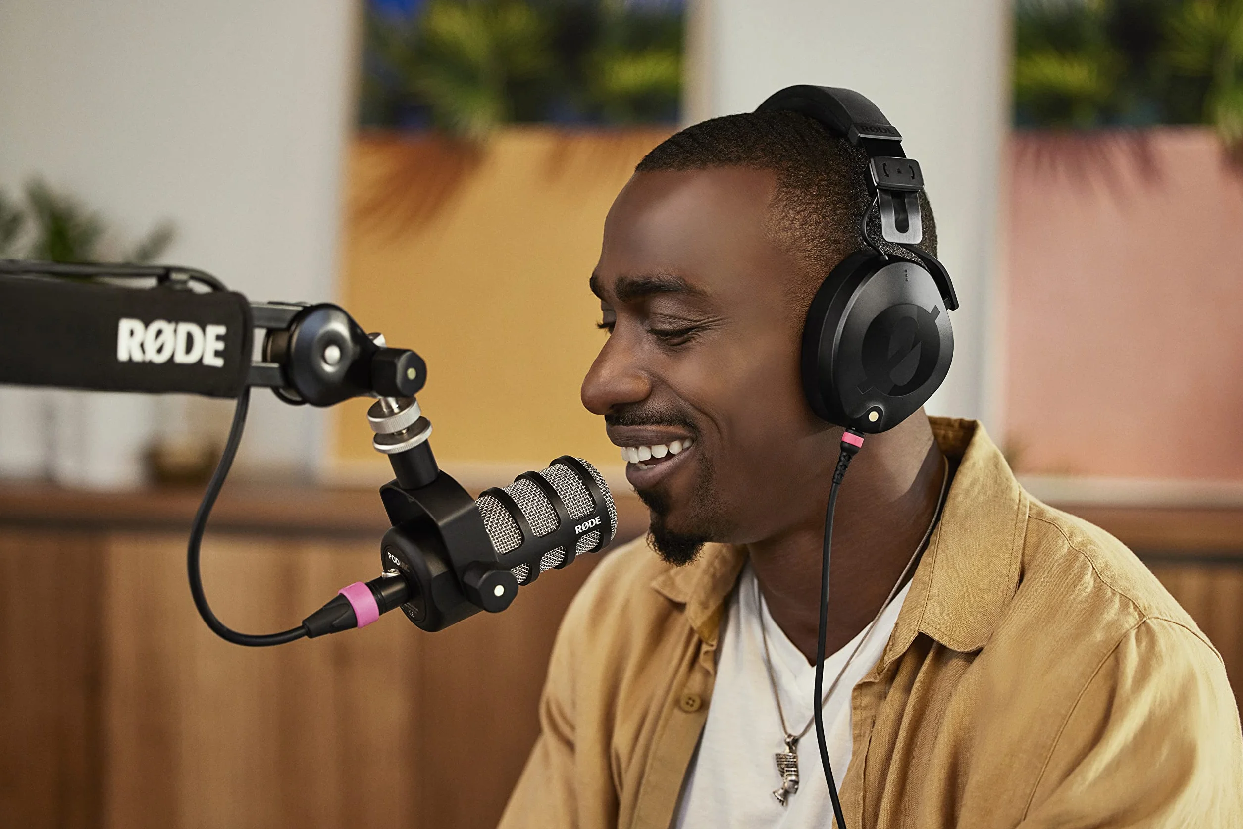 RØDE NTH-100 Auriculares over-ear profesionales RØDE NTH-100 para creación de contenido, producción musical, mezcla y edición de audio, podcasting, grabación en exteriores (negros)