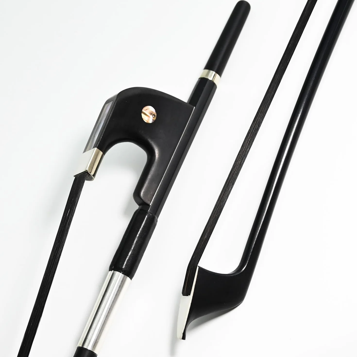 Arco de contrabajo vertical de fibra de carbono estilo alemán 3/4 Tamaño 74 cm VINGOBOW Nivel profesional Rana de ébano Tono potente profundo Pelo de caballo negro Rendimiento de Pernambuco