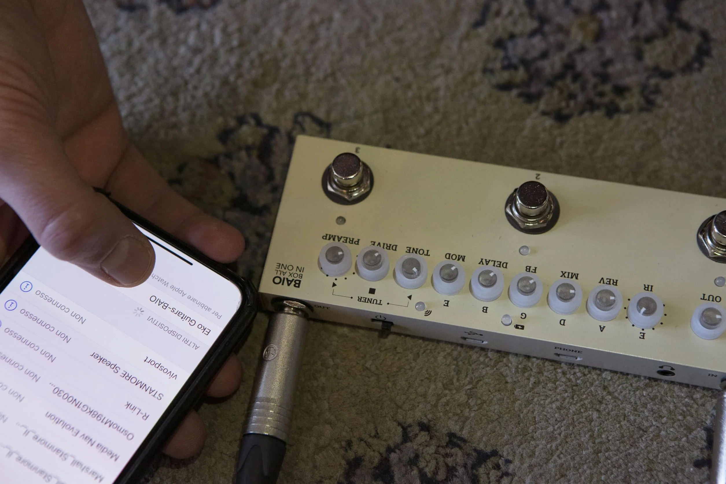 EKO GUITARS - BAIO Pedal Multiefecto con IR Integrados | 9 Preamplificadores, 8 IR, Efectos, Bluetooth, USB, Afinador, Batería Recargable