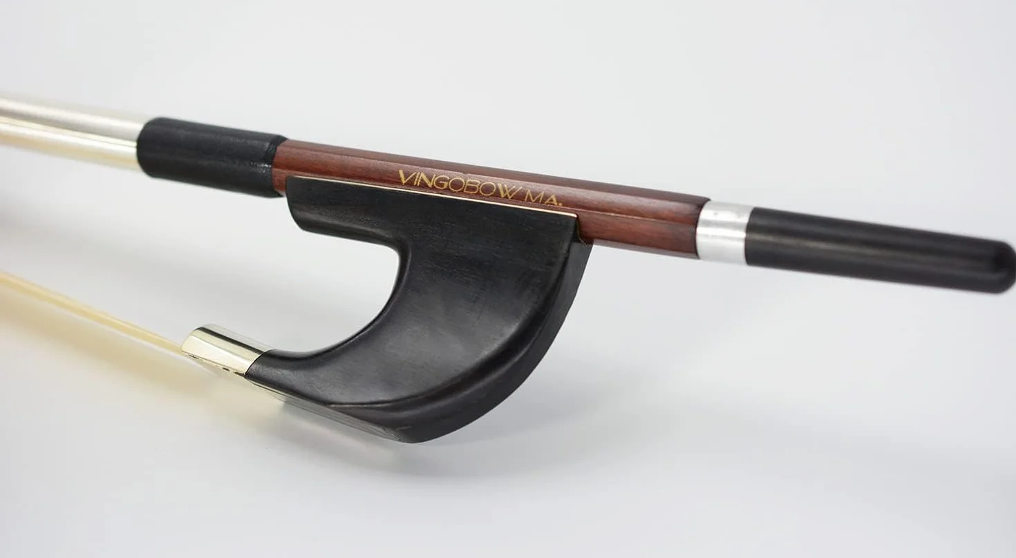3/4 Tamaño profesional Pernambuco Material alemán DAUBLE BAJO BOW! Pelo natural de caballo de, respuesta rápida, sonido abierto y poderoso