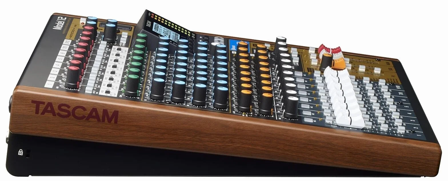Tascam Model 12 - Mesa de mezclas analógicas