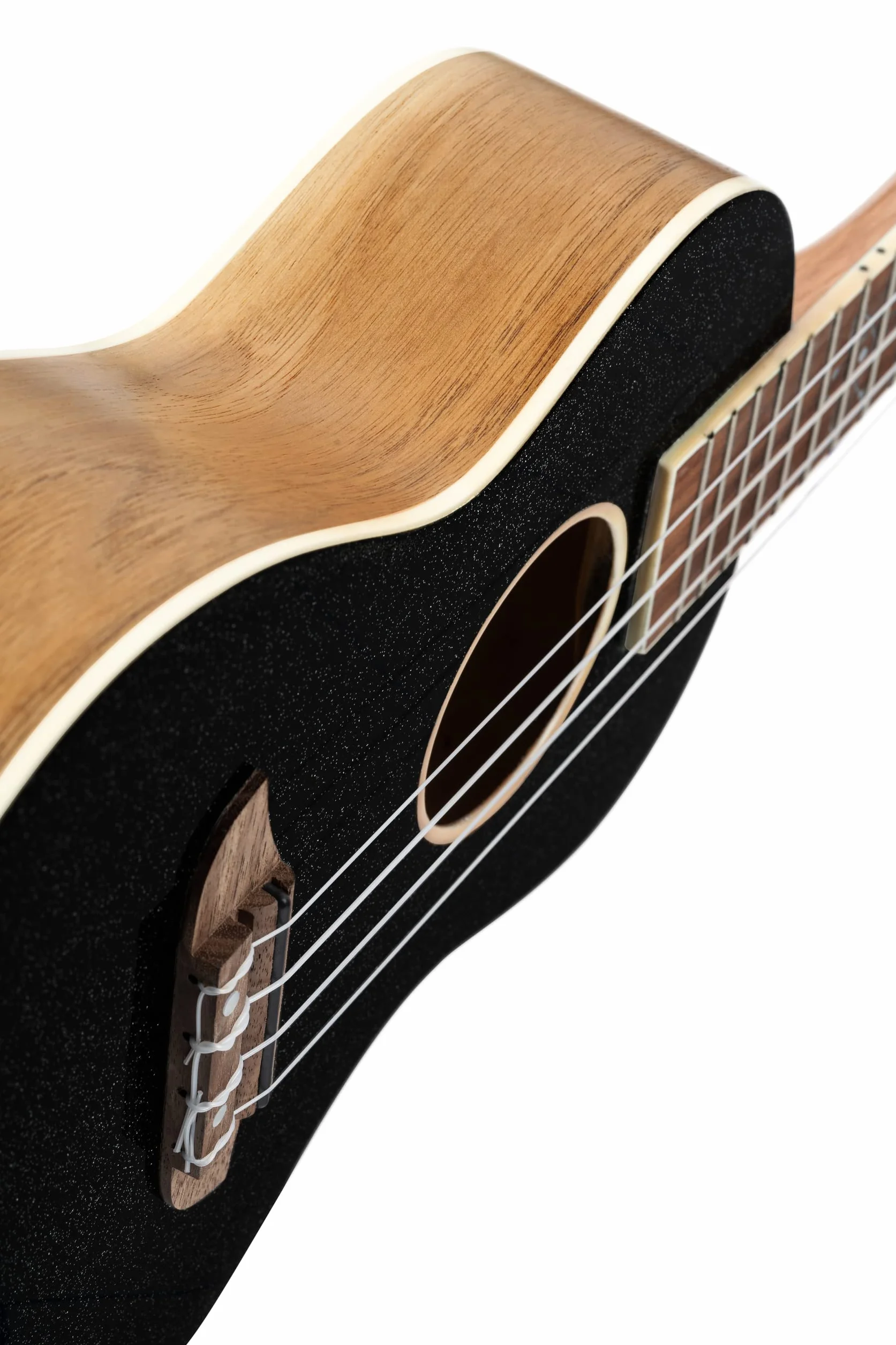 Ortega Guitars Ukelele de Concierto negro - Serie Element - incluye Deluxe Gig Bag - abeto/catalpa (RUEL-MBK)