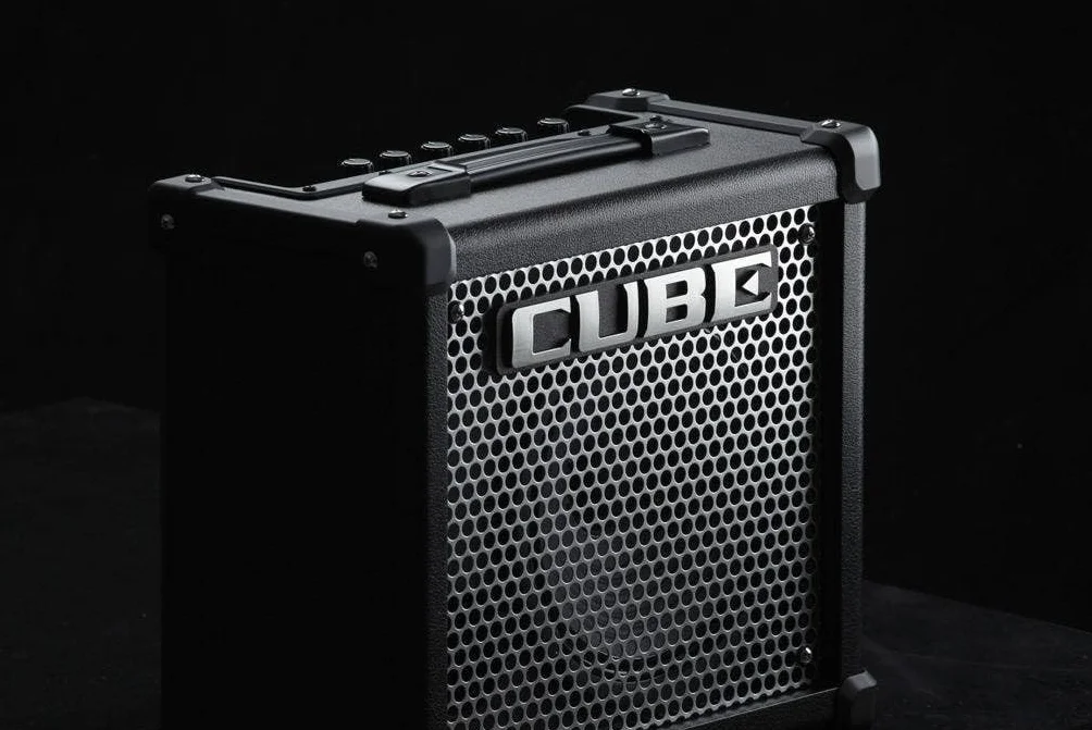 Amplificador de Guitarra Roland Cube 10GX — Compacto Amplificador de Guitarra de 10 vatios con Altavoz de 8 Pulgadas a Medida
