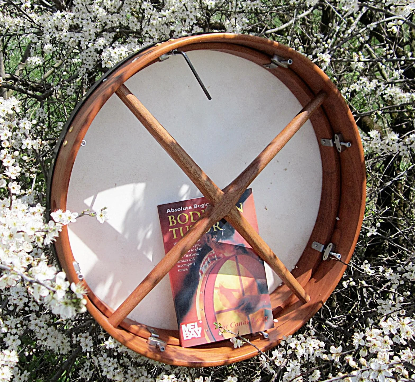 Mid-East - Bodhrán (tambor celta irlandés, se puede afinar, incluye libro de texto en inglés)