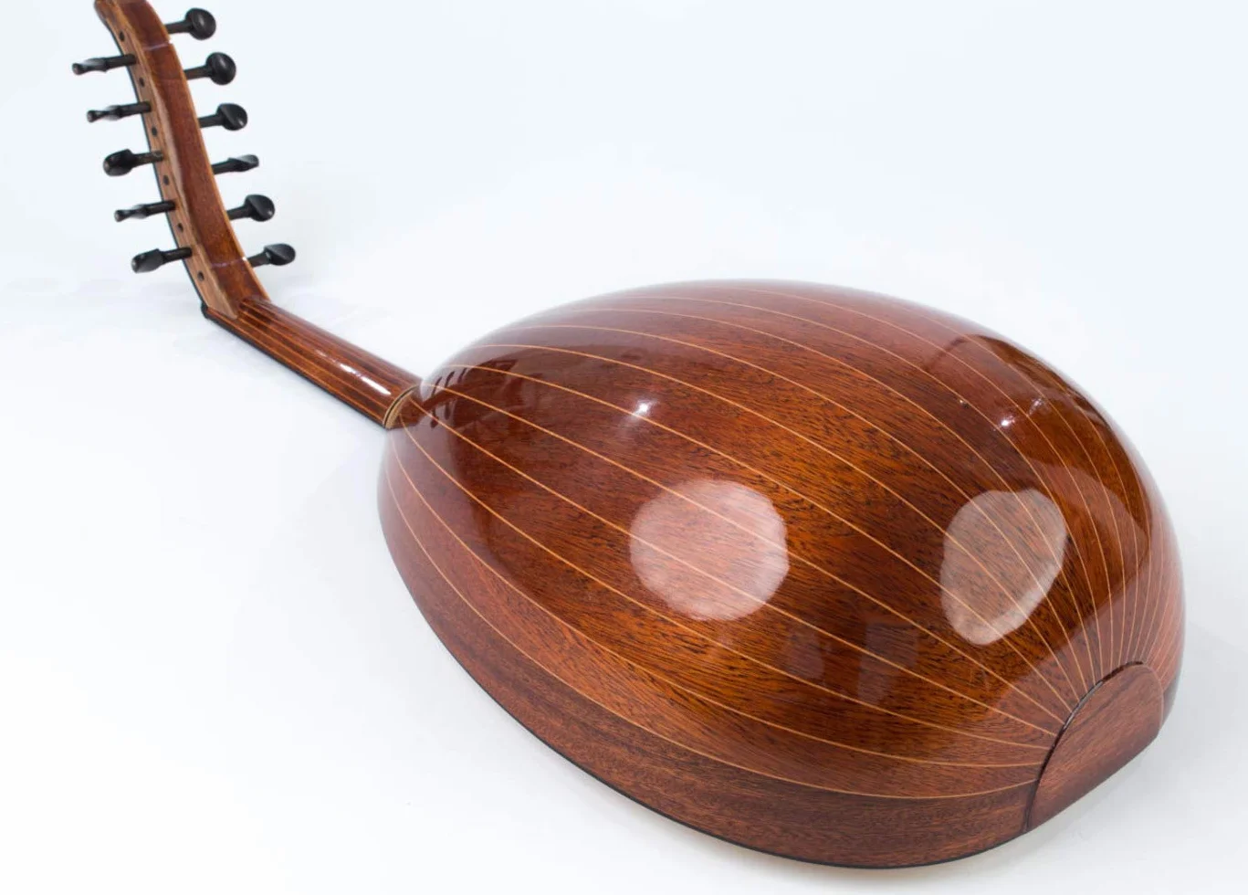 Oud arabo hecha de madera de caoba con funda suave y cuerdas Kurschner instaladas
