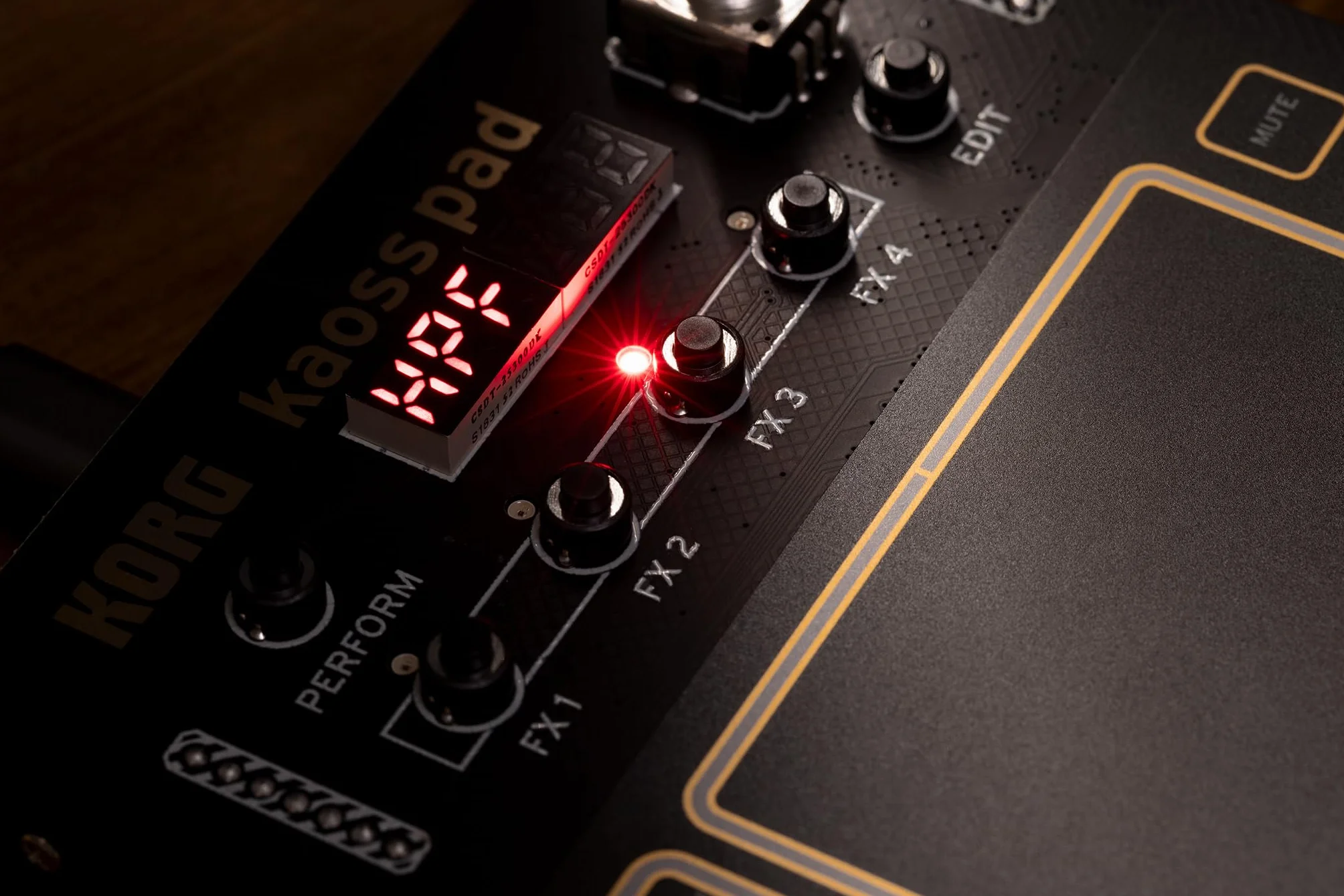 Korg Nu:Tekt NTS-3 KAOSS Pad DIY Kit - Sintetizador de Efectos Programable