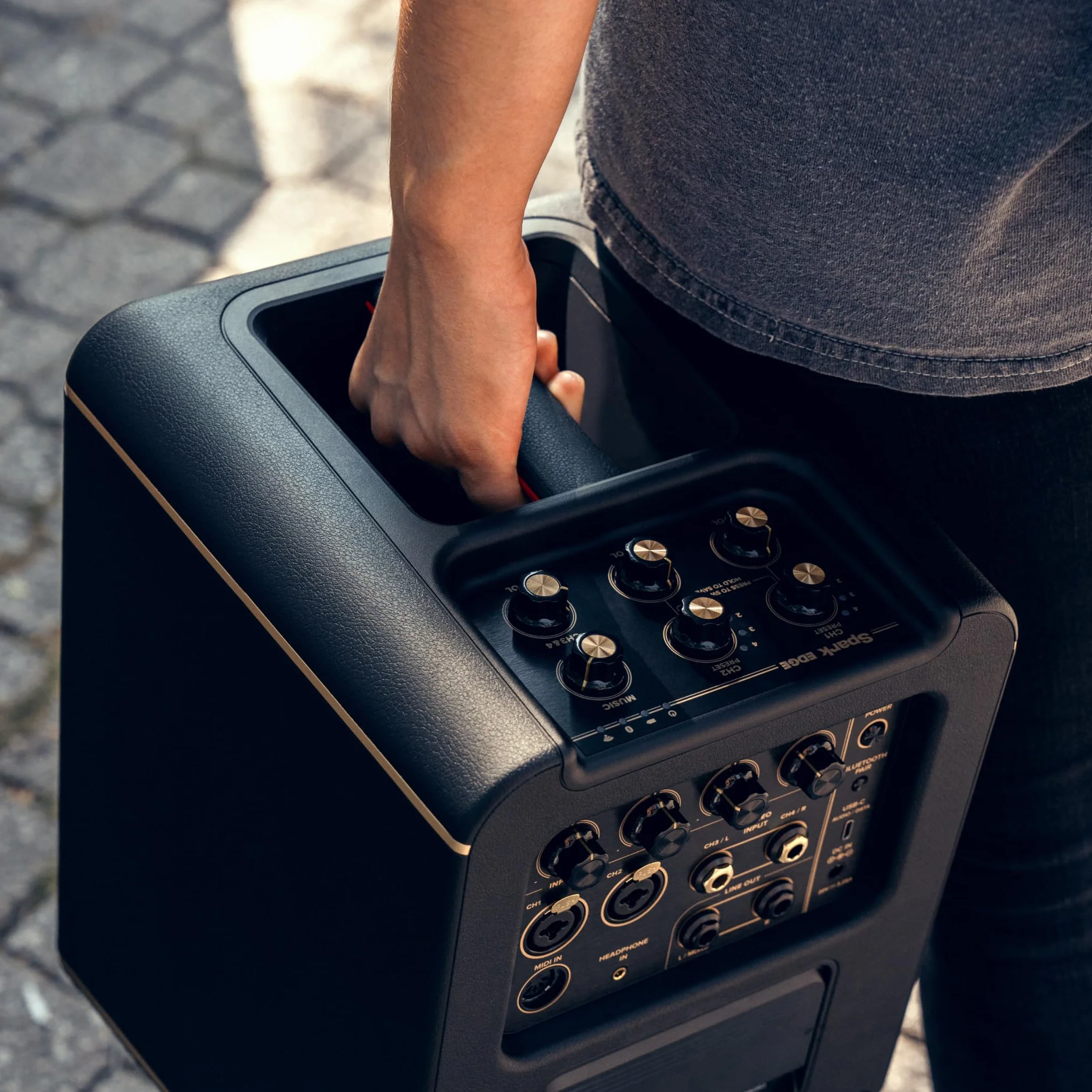 Positive Grid Spark Edge - Amplificador Inteligente portátil de 65W, 4 Canales y Sistema PA con Looper Integrado, Funciones IA y App para Guitarra eléctrica, acústica, bajo, Voces, teclados y más