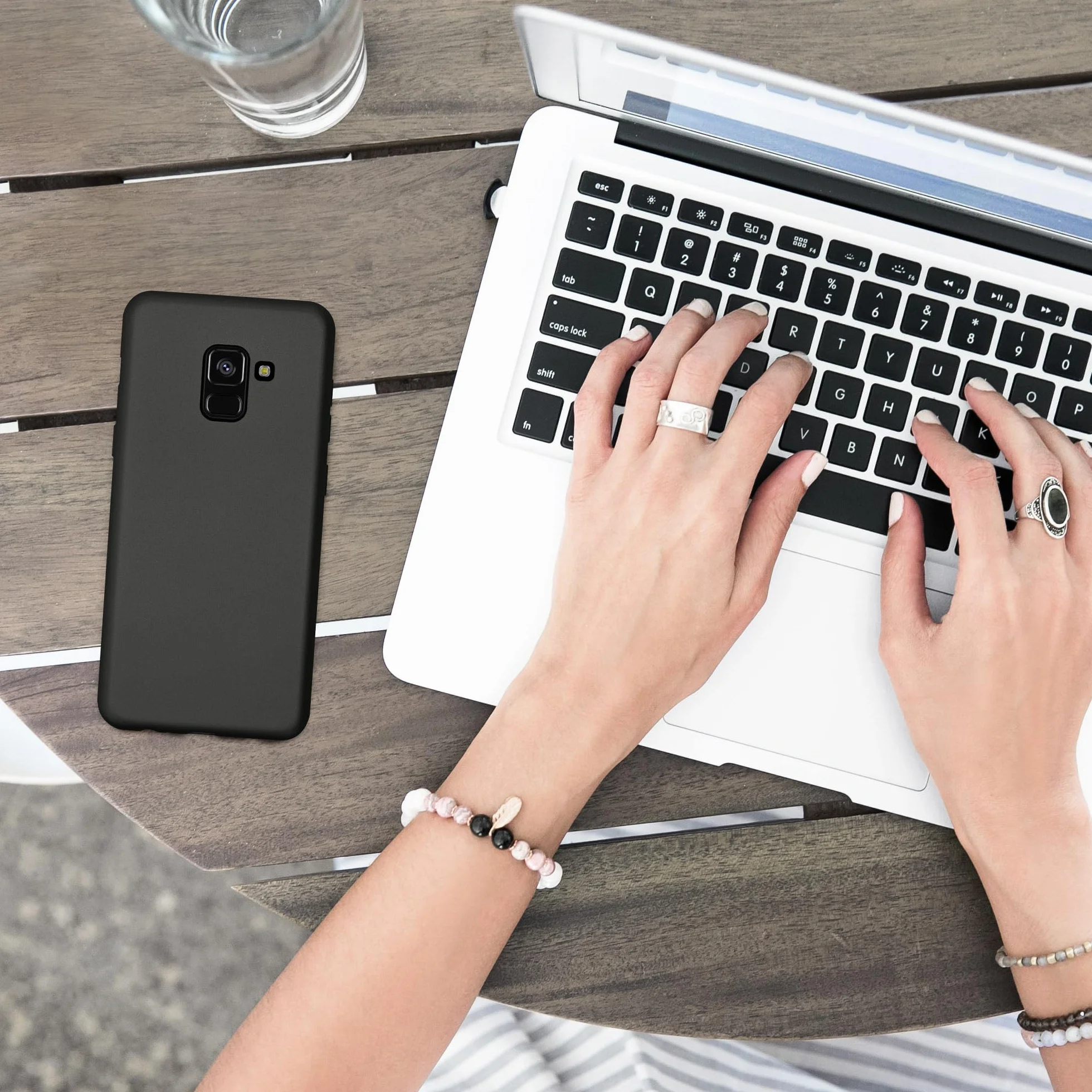 kwmobile Funda Samsung Galaxy A8 (2018) Carcasa TPU Silicona Ultrafino Antigolpes Gris Metalizado