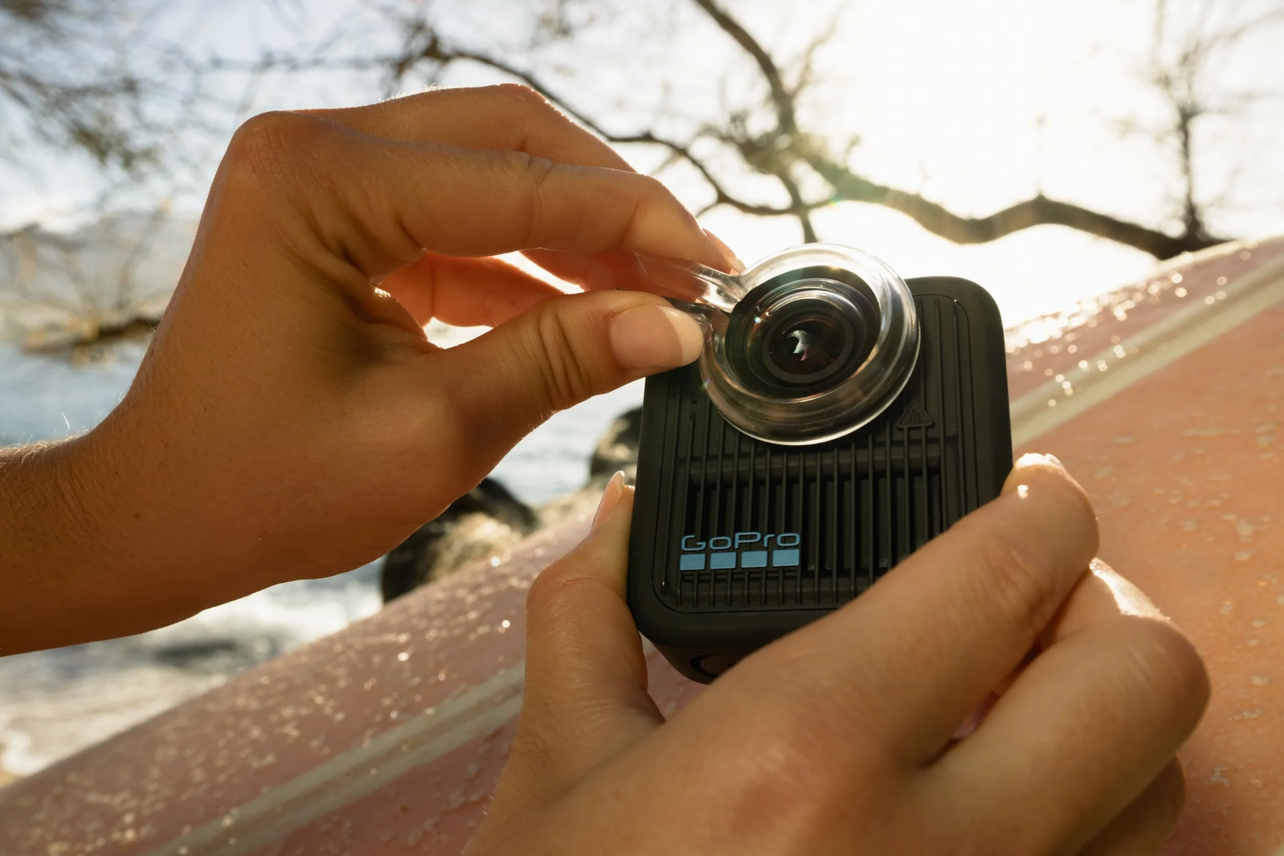 Paquete GoPro MAX2 + Accesorios: Incluye Poste de extensión de 1,2 m (4 pies), 2 baterías Enduro de 1960 mAh y Tarjeta microSD SanDisk de 64 GB