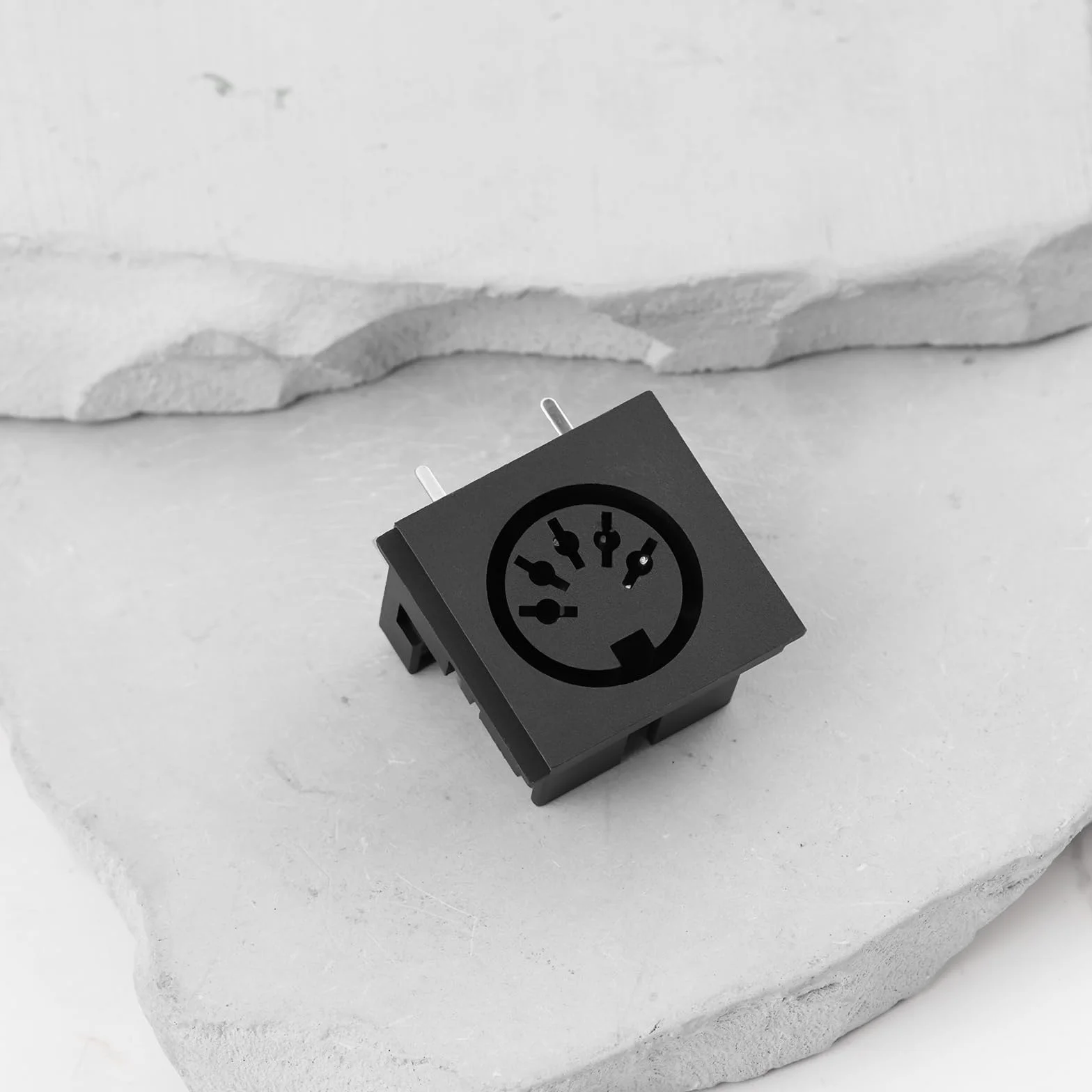 OTOTEC Conector Hembra DIN 5 Pines LN0507 para Señales de Audio Industrial