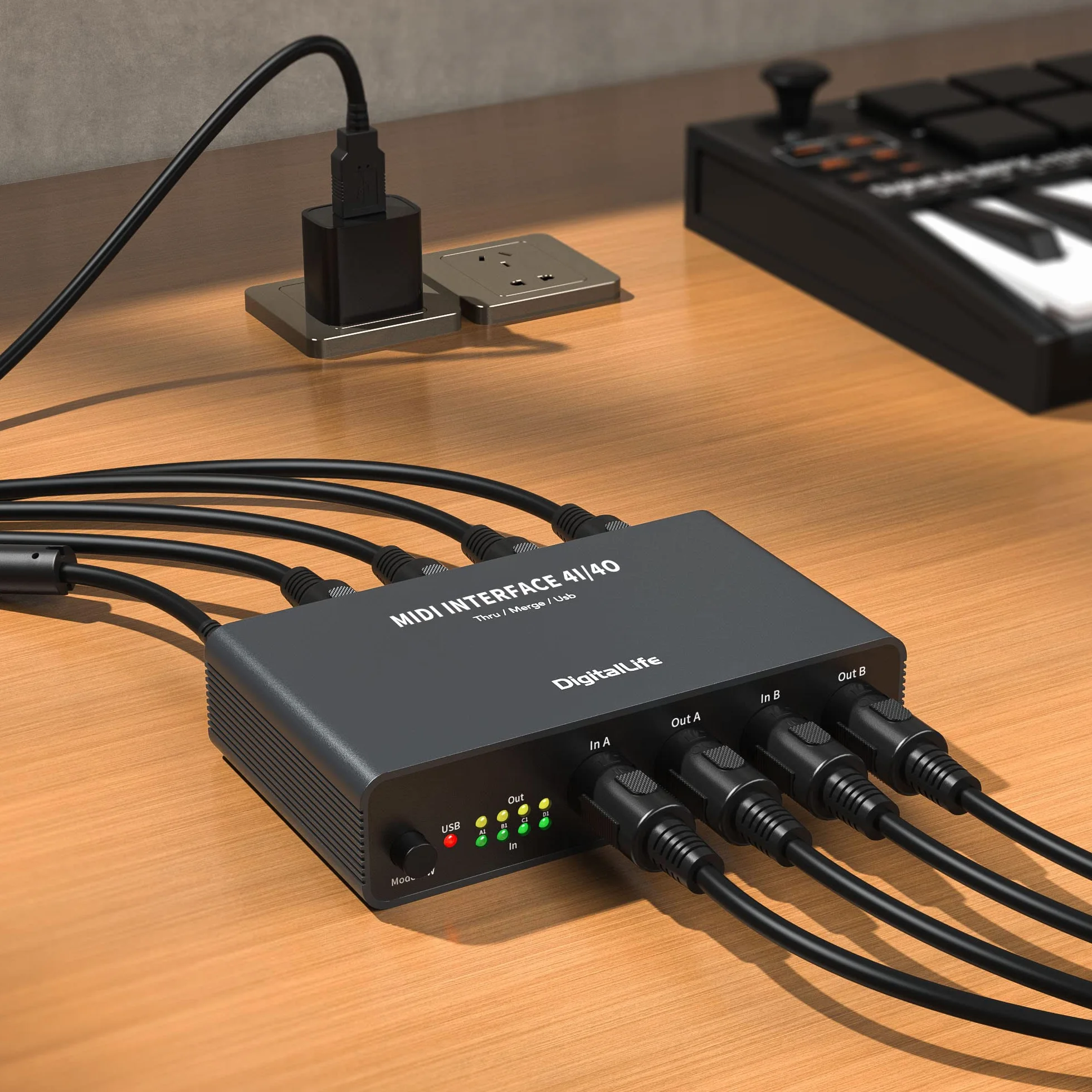 DigitalLife Quad I/O Pro 4x4 Interfaz MIDI USB – Merge/Thru/Splitter de 5-Pin DIN, Carcasa Metálica con 8 Indicadores LED | Compatible con Teclados, Sintetizadores y Drum Machines | UMB06-B
