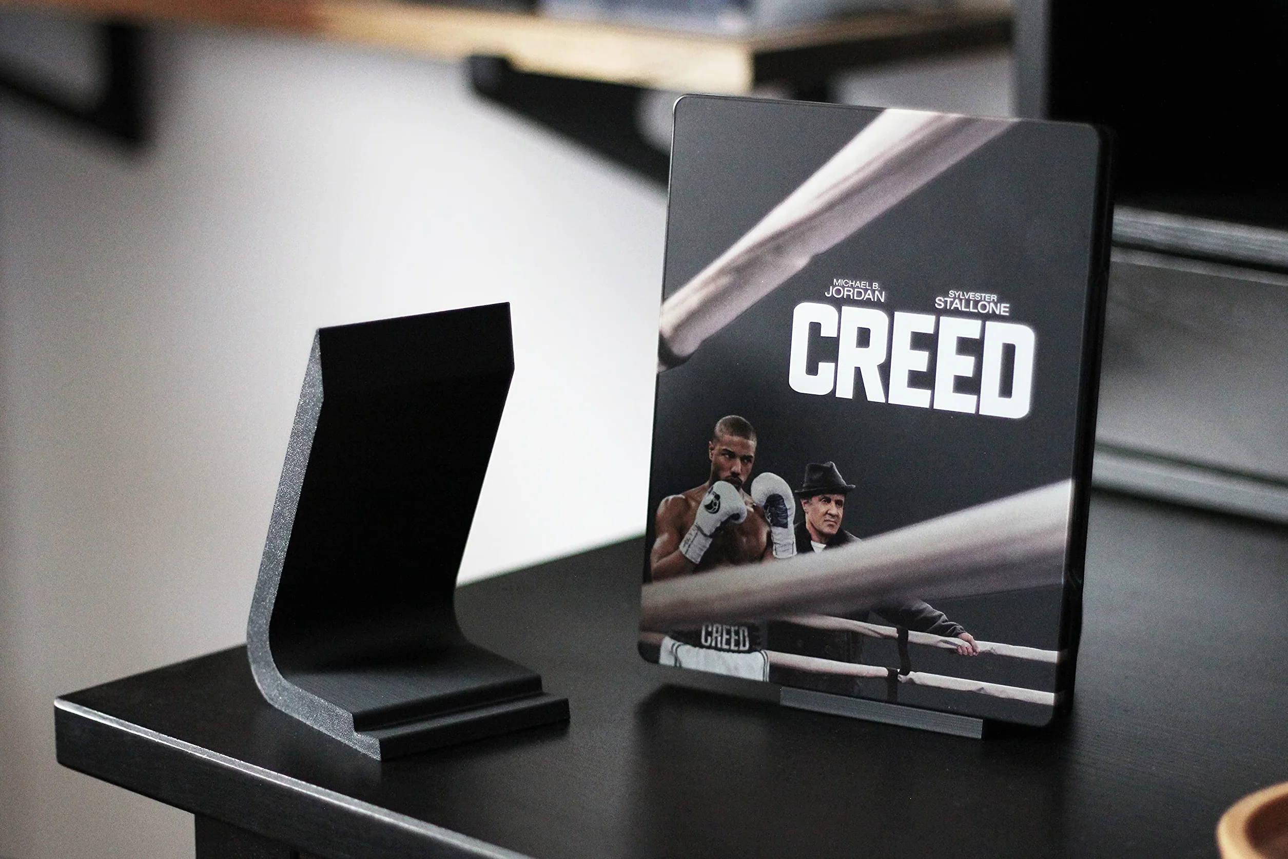 NewGround Designs - Soporte para DVD/Blu-Ray/videojuegos Steelbook - Soporte de soporte - Decoración multimedia