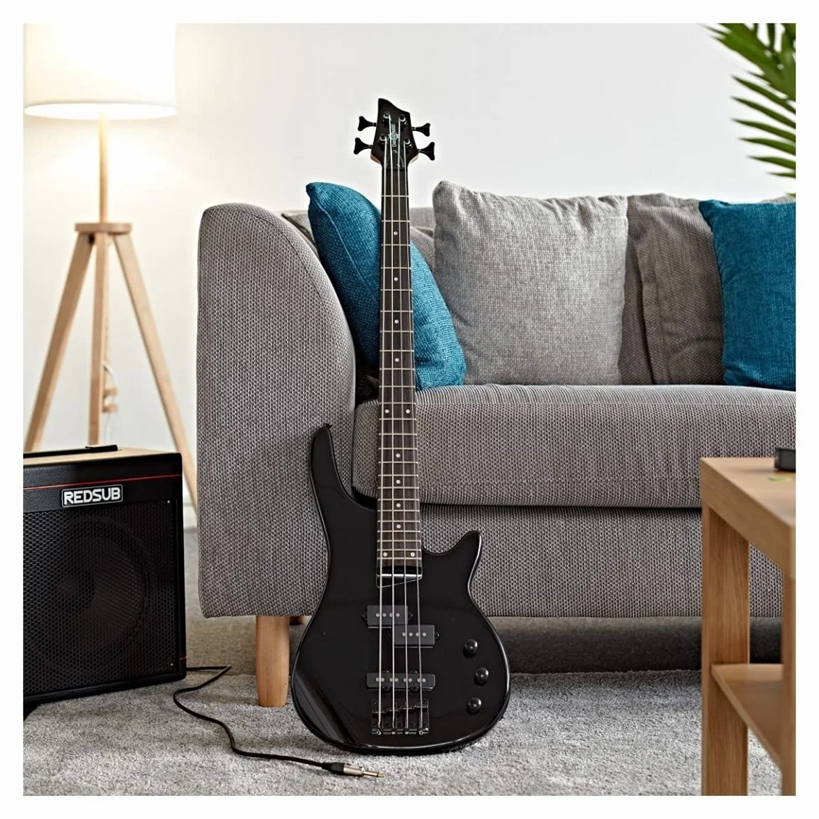 Bajo Harlem 4 Heavy Metal con accesorios de Gear4music