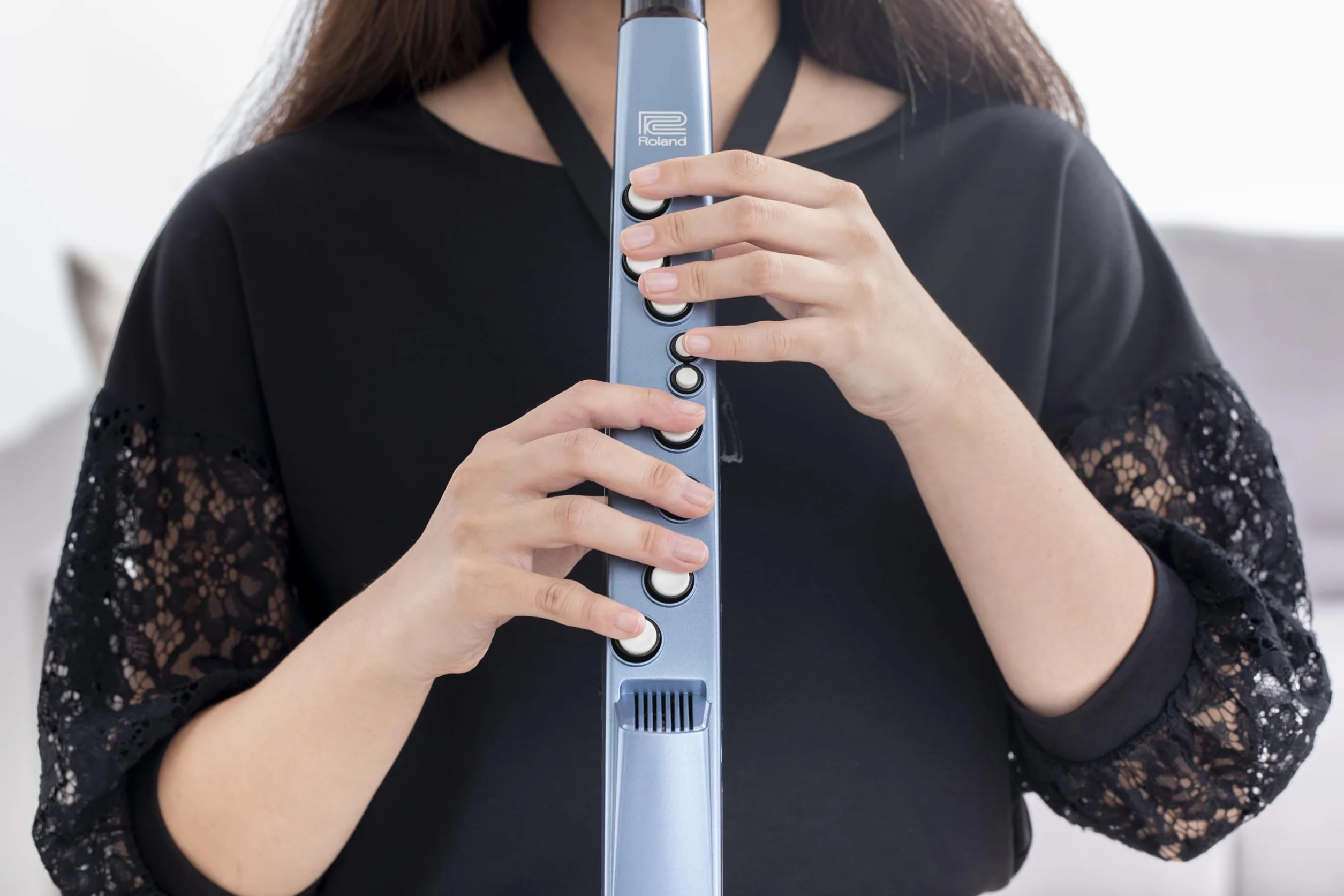 Roland AE-01 Aerophone mini | Instrumento de viento digital compacto | Fácil de aprender | 6 fantásticos sonidos incorporados | Altavoz integrado | Conectividad con auriculares