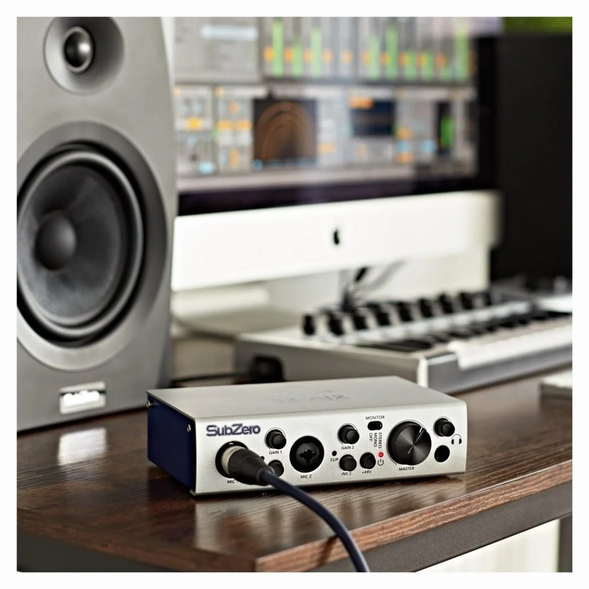 Interfaz de audio USB SubZero AI2-2 entradas XLR/TRS 24 bits / 96 kHz