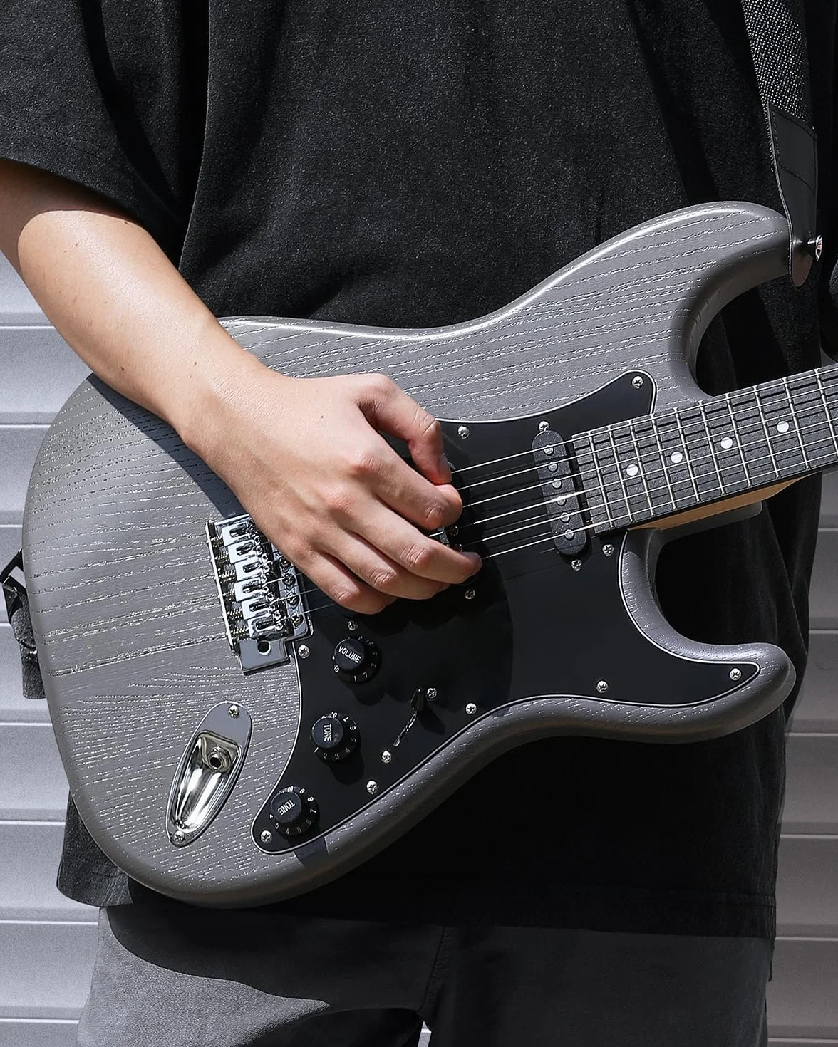 DONNER DST-80 Guitarra Eléctrica Kit para Principiantes de 39” con Amplificador, Pastilla Clásica SSS, Incluye Funda, Afinador, Capodastro, Correa, Púas y Lecciones en Línea Gratuitas