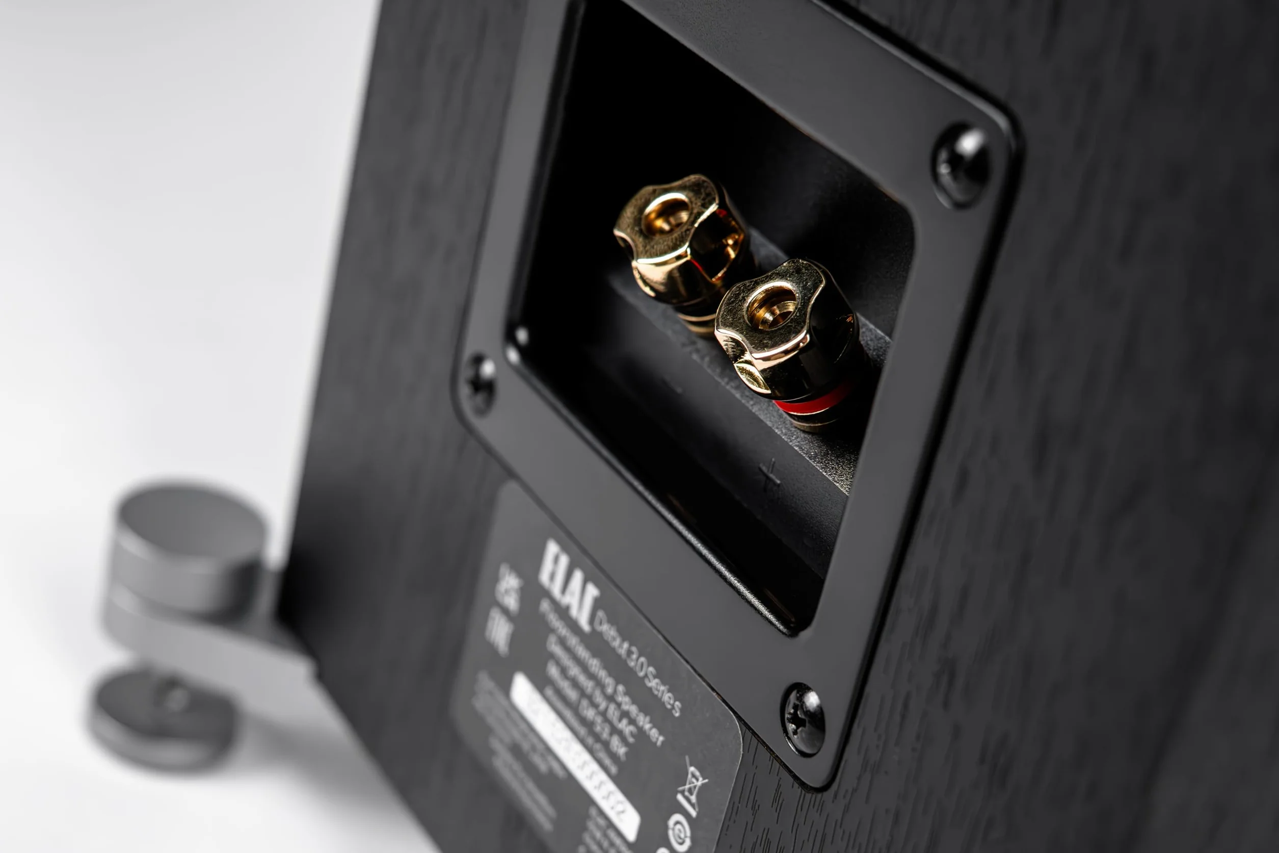 Elac Debut F6.3 - Altavoz Columna: Ideal para transmitir música a través de su Sistema estéreo, también en el Marco de un Sistema Envolvente 5.1, Sonido Legendario, diseño Elegante - Altavoz pasivo