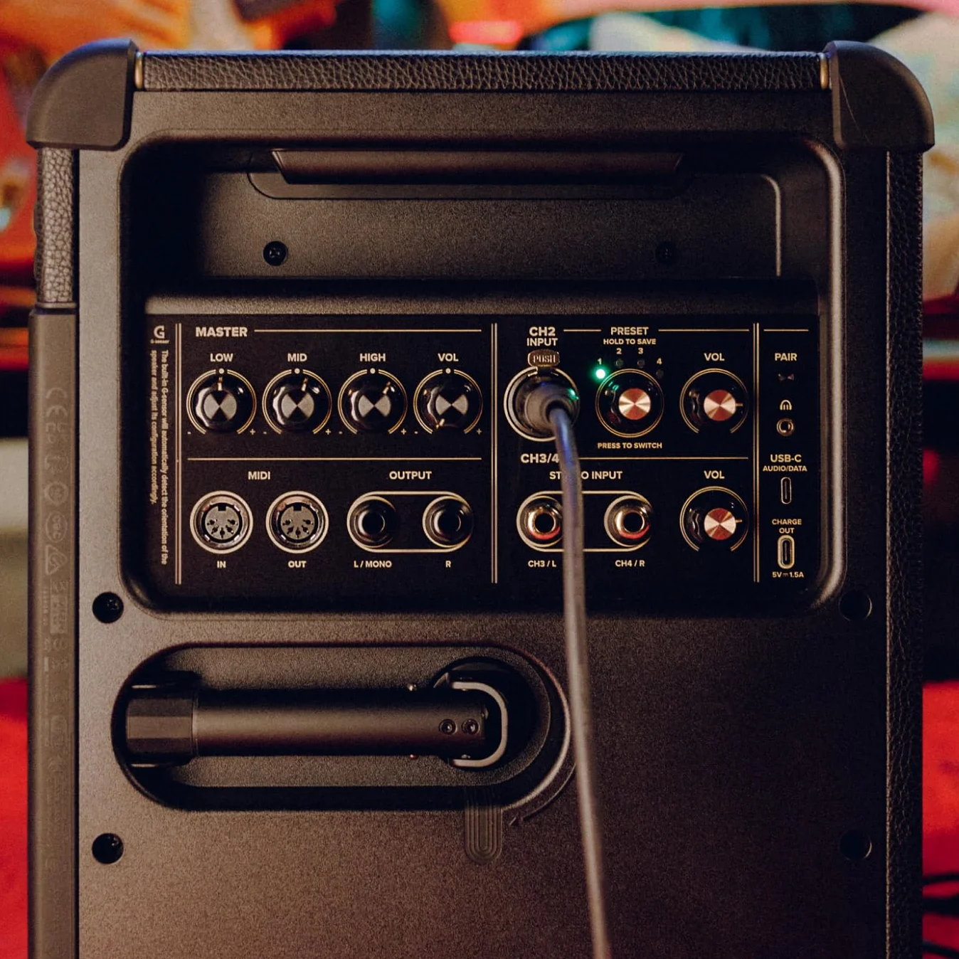 Positive Grid Spark LIVE, amplificador inteligente para guitarra, sistema de sonido PA de varios canales y altavoz Bluetooth todo en uno para guitarra, bajo, voz, teclados y más.