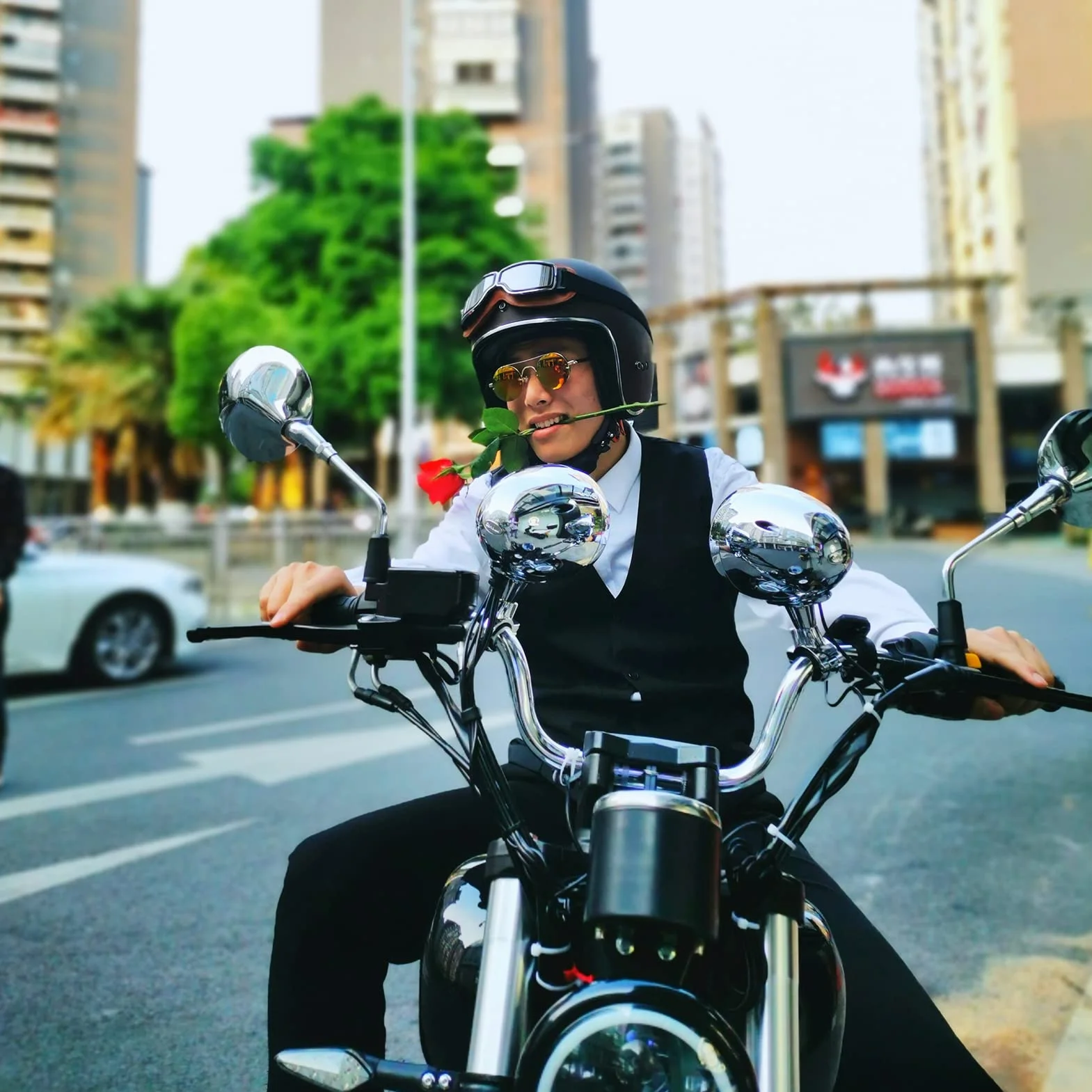 iMESTOU Amplificador de Motocicleta Sistema de Audio con AUX, MP3, Radio FM, 4 Pulgadas Rango Completo Impermeable Bluetooth Altavoces estéreo, Apto para Manillar de 1 a 1.5 Pulgadas, Motocicletas