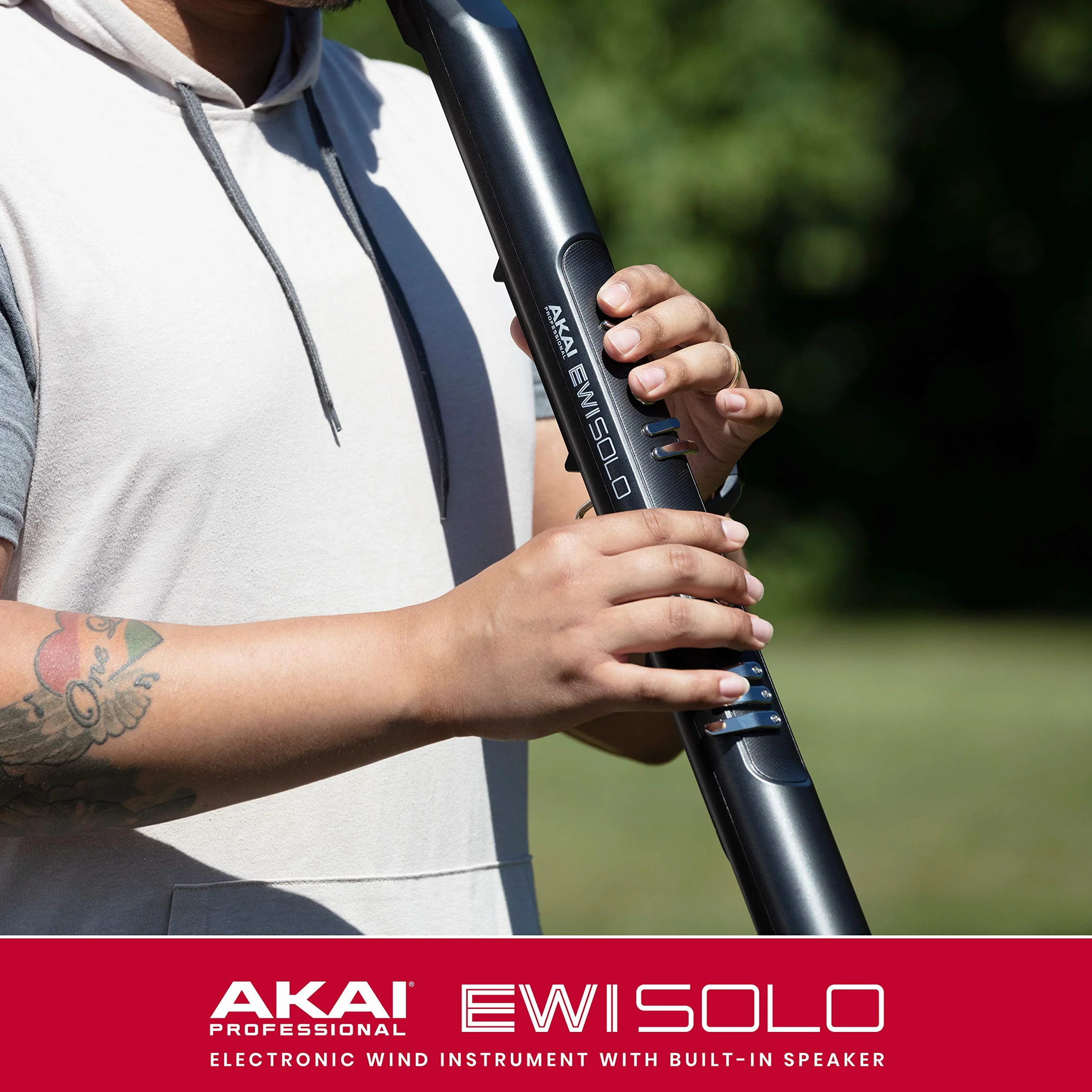 Akai Professional EWI Solo - Instrumento Electrónico de Viento con Altavoz Incorporado, Batería Recargable, 200 Sonidos y Conectividad MIDI USB