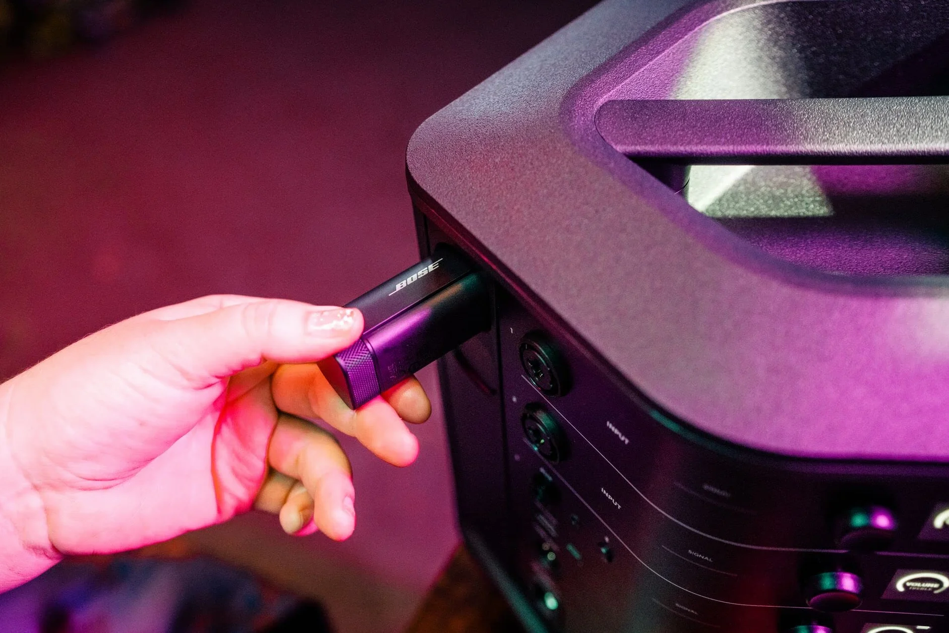 Bose Transmisor inalámbrico de micrófono/línea XLR de para Sistema de Audio Profesional S1 Pro+