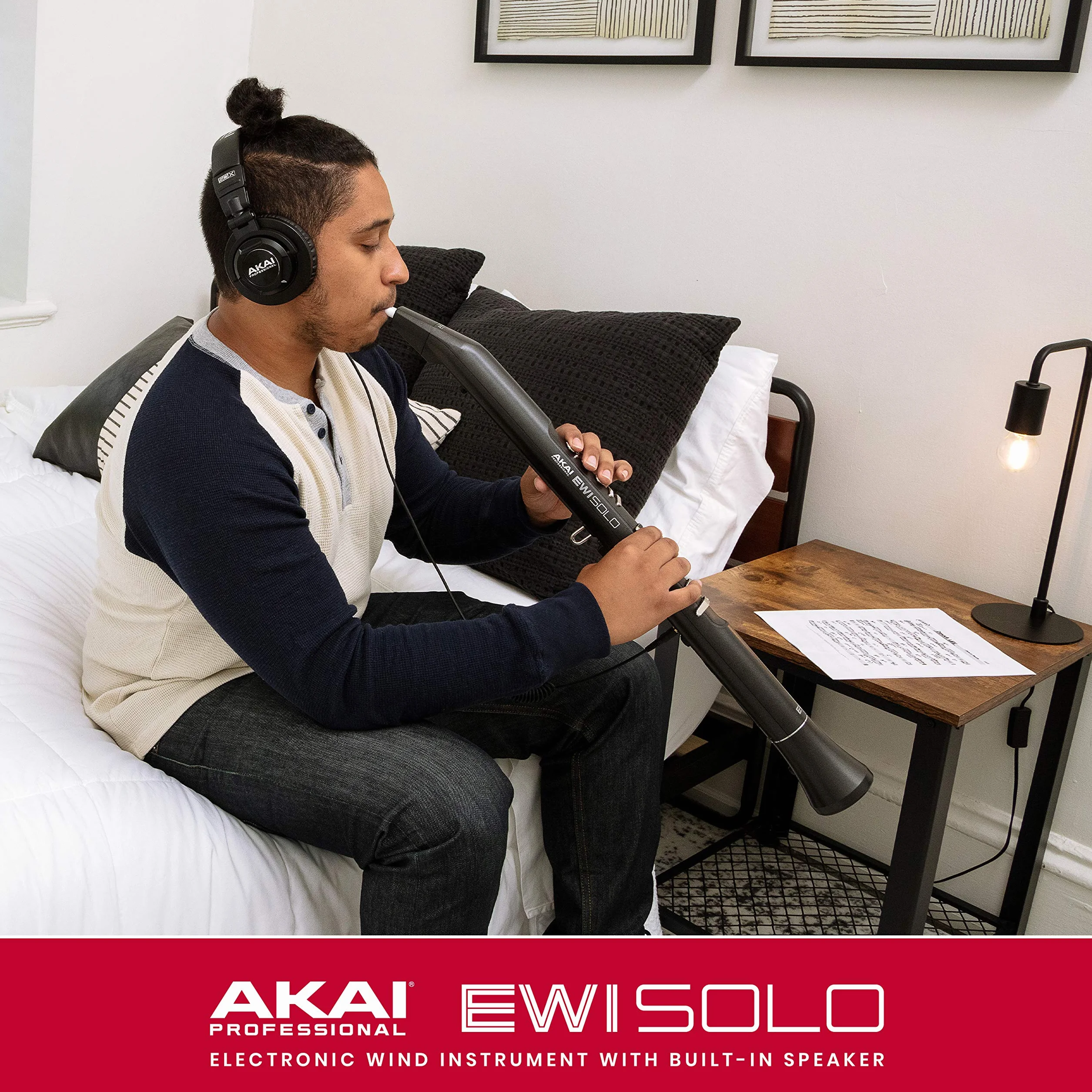 Akai Professional EWI Solo - Instrumento Electrónico de Viento con Altavoz Incorporado, Batería Recargable, 200 Sonidos y Conectividad MIDI USB
