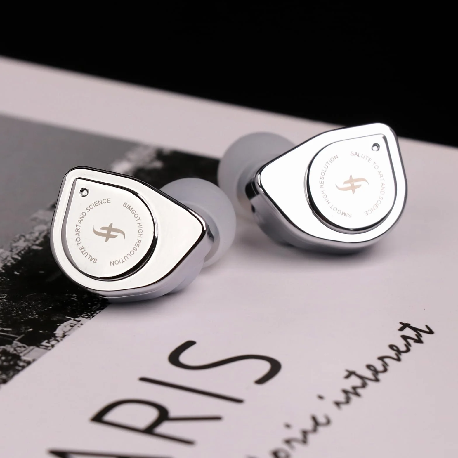 Linsoul SIMGOT EW200 - Auriculares intraurales con diafragma SCP de 10mm con Cuerpo de Metal, Cable OFC Chapado en Plata Desmontable de 0,78mm de 2 Pines para audiófilos músicos (EW200 Sin micrófono)