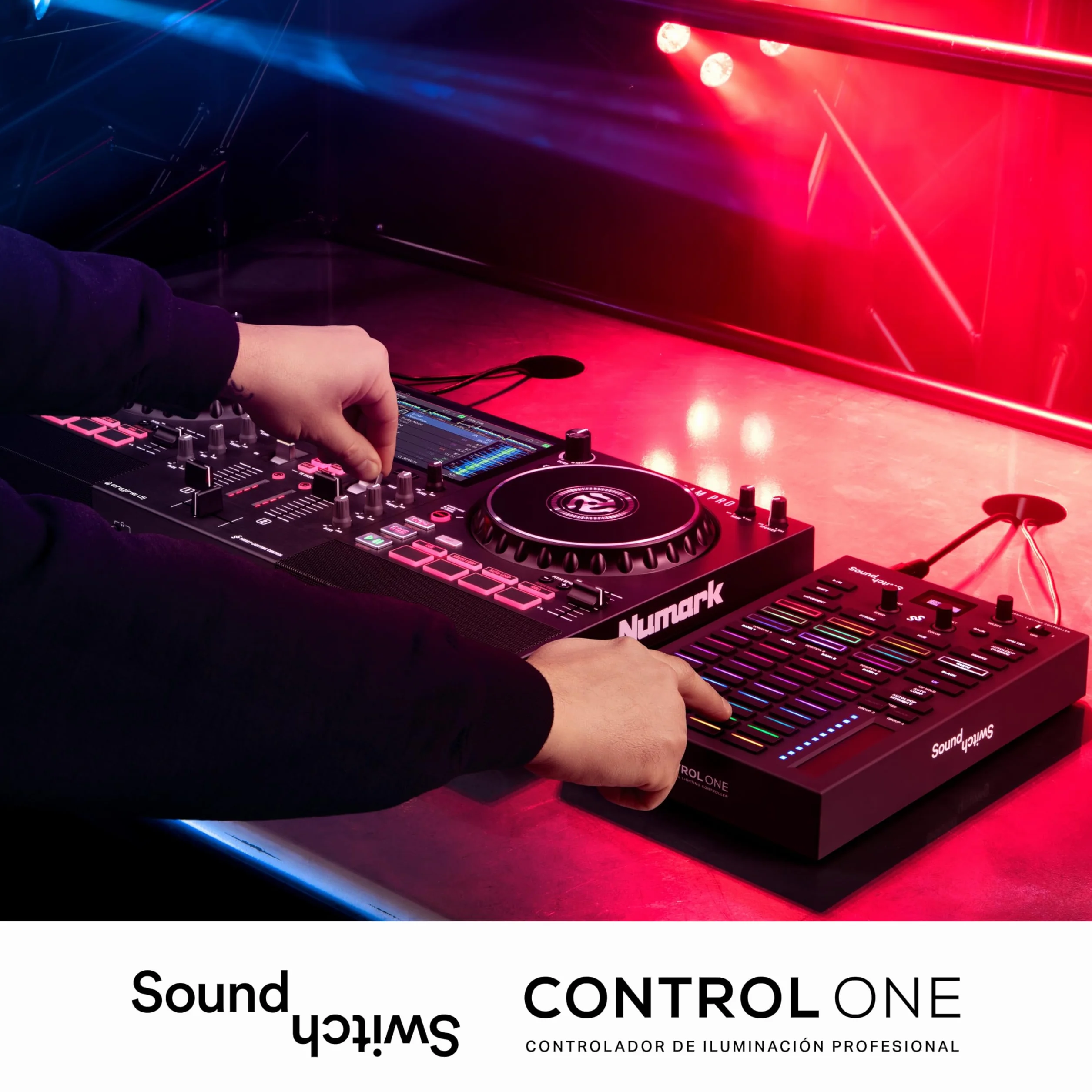 SoundSwitch Control One - Controlador de Iluminación DMX DJ Profesional Con 3 Meses de Acceso al Software SoundSwitch y Soporte Para Phillips Hue