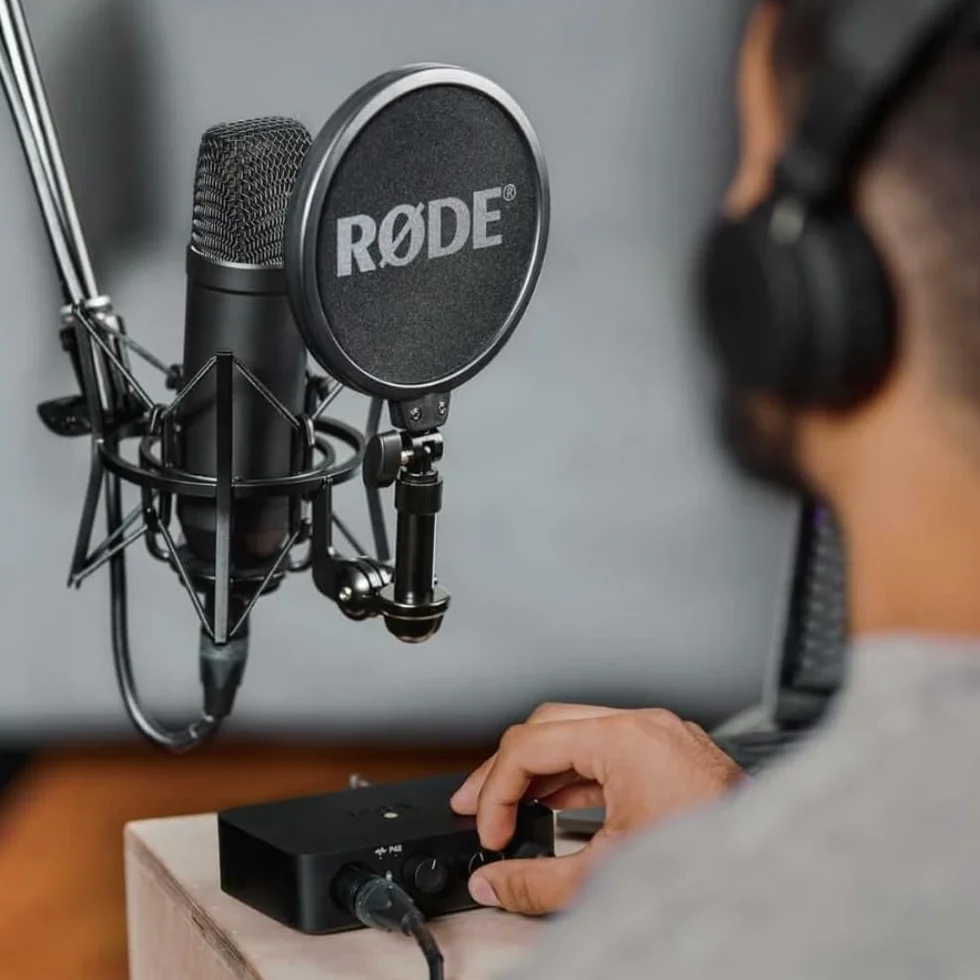 RØDE AI-1 Interfaz de Audio de Un Canal, Para Podcasting, Streaming en Directo y Grabación Musical, Preamplificador de Estudio, Amplificador de Auriculares