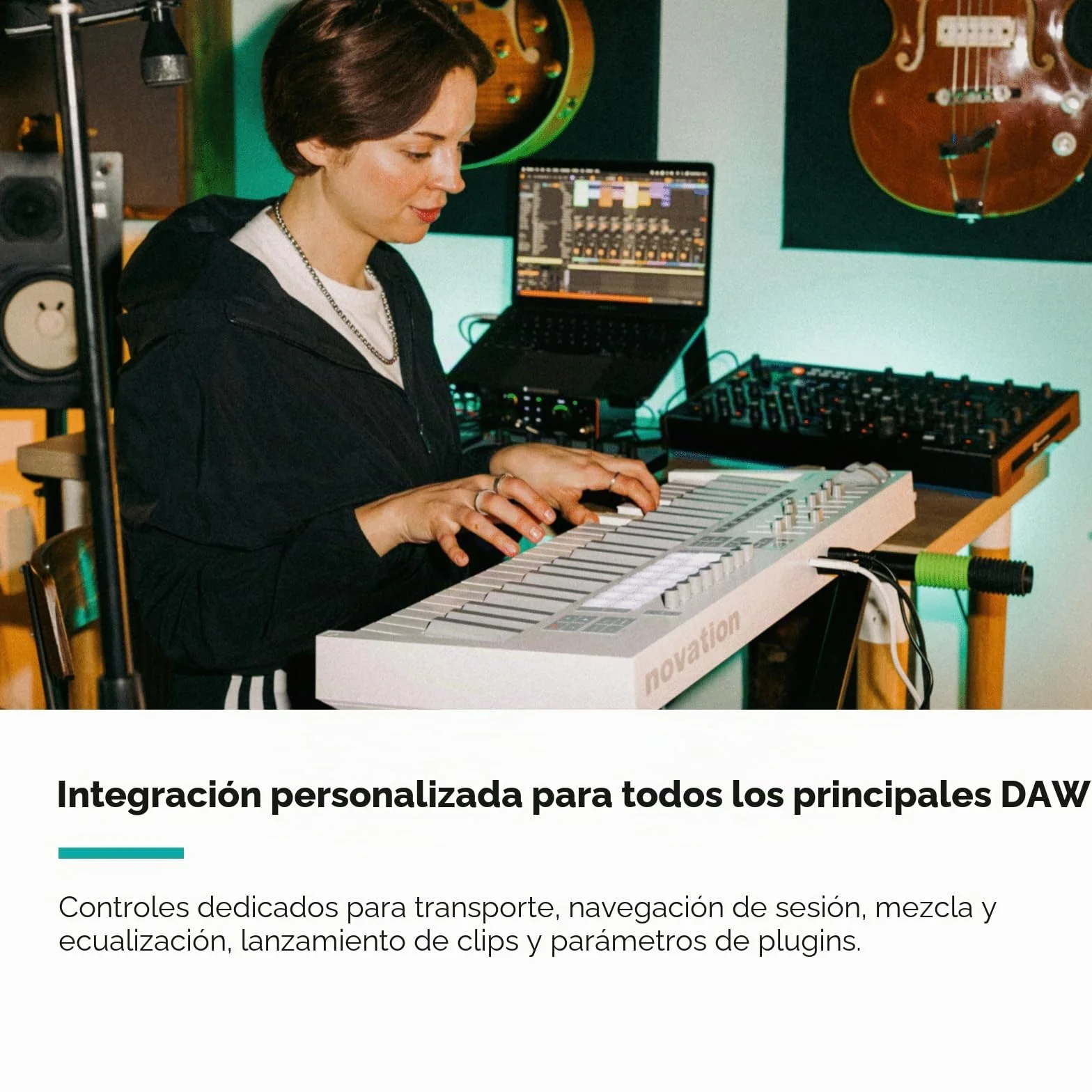 Novation Launchkey 49 Blanco [MK4]: Controlador de teclado MIDI, 49 teclas, semicontrapesado, USB, integración DAW. Modos Chord/Scale, 8 pads de percusión, arpegiador, paquete de software musical