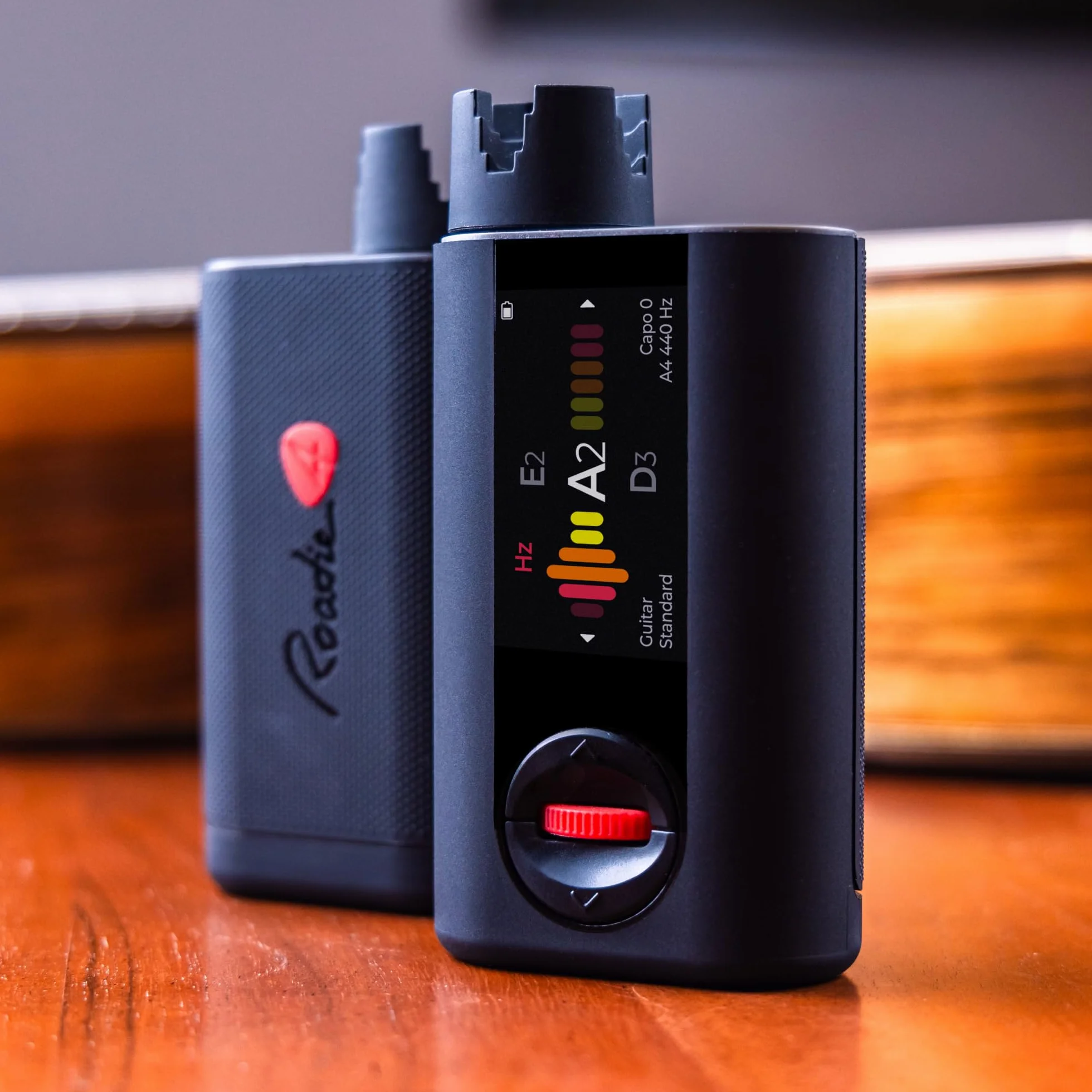 Roadie 4 Afinador automático inteligente para guitarra y ukelele | Afinación rápida y precisa con metrónomo y enrollacuerdas integrados | Para guitarras acústicas, eléctricas, 12 cuerdas, banjo